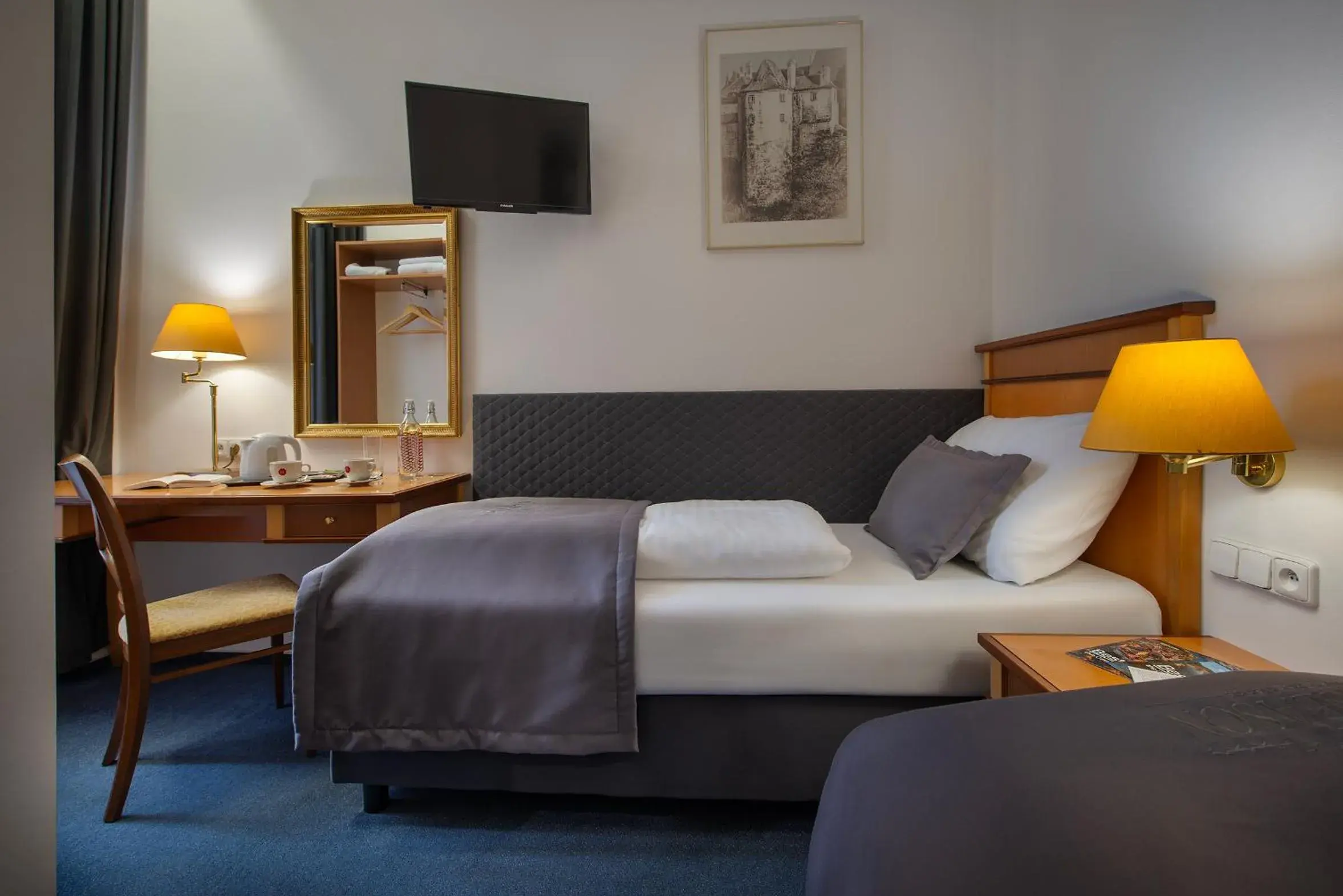 Small Twin Room - single occupancy in Prague Season Hotel Small Twin Room - single occupancy in Prague Season Hotel