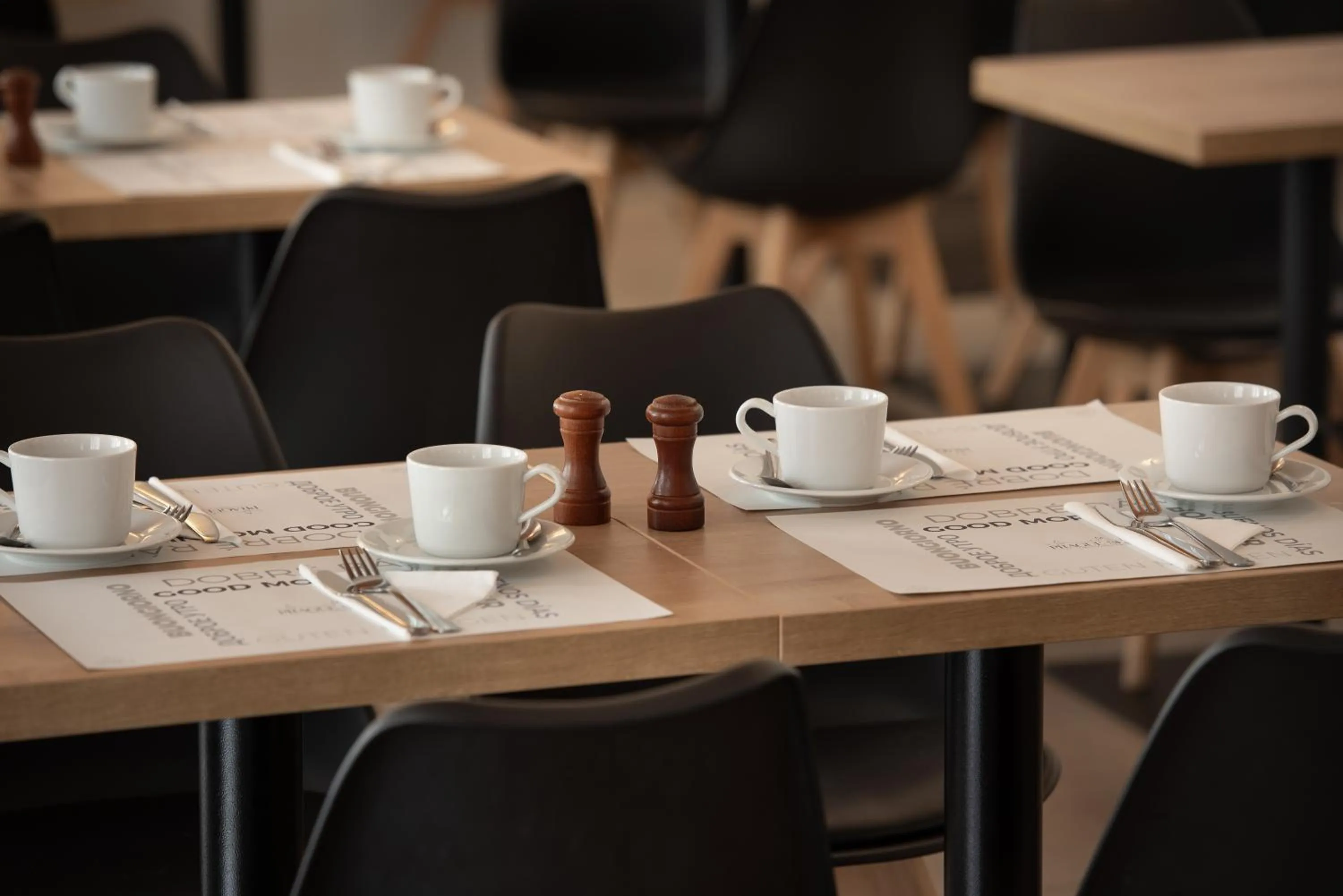 Restaurant/places to eat in Prague Season Hotel