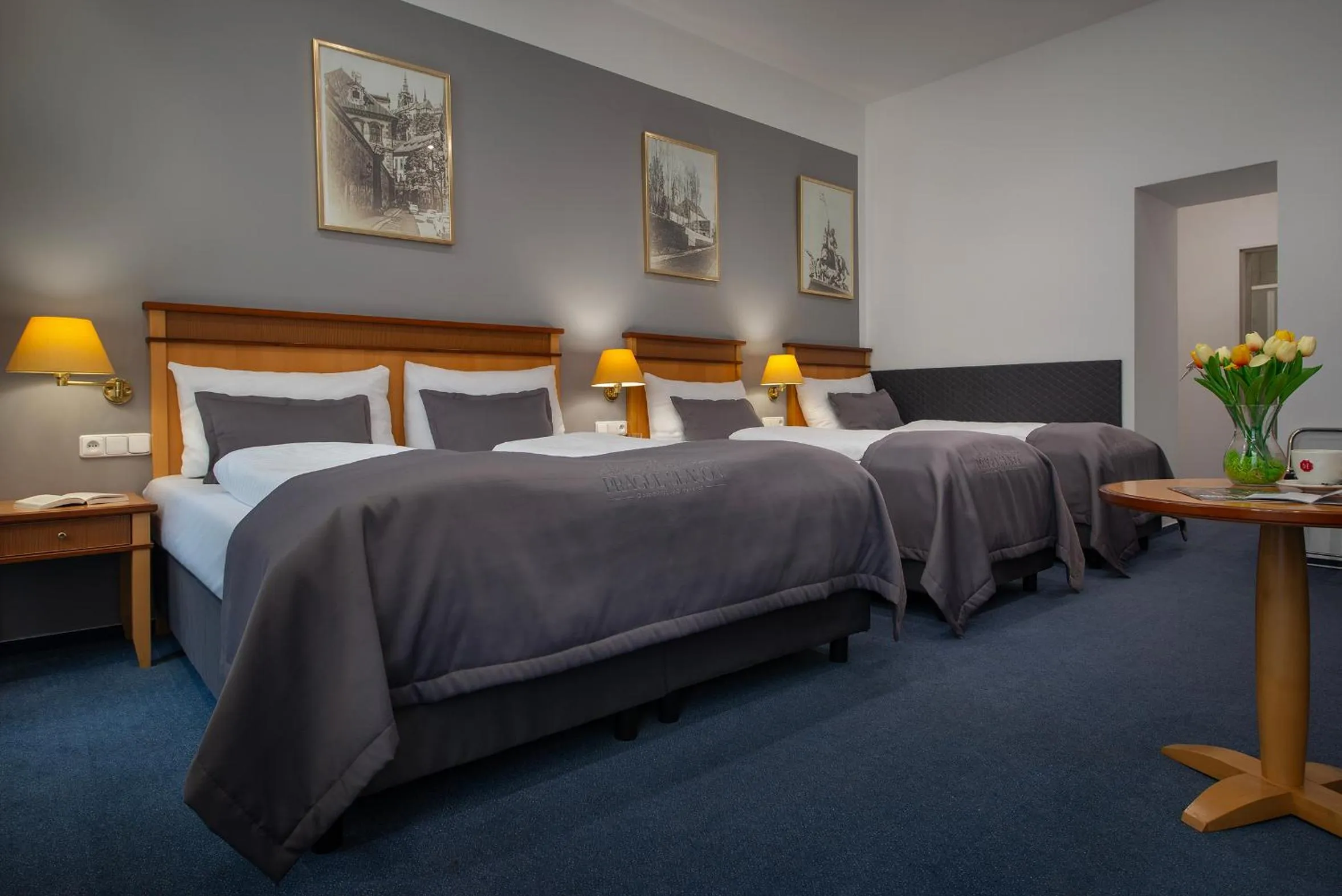 Bed in Prague Season Hotel