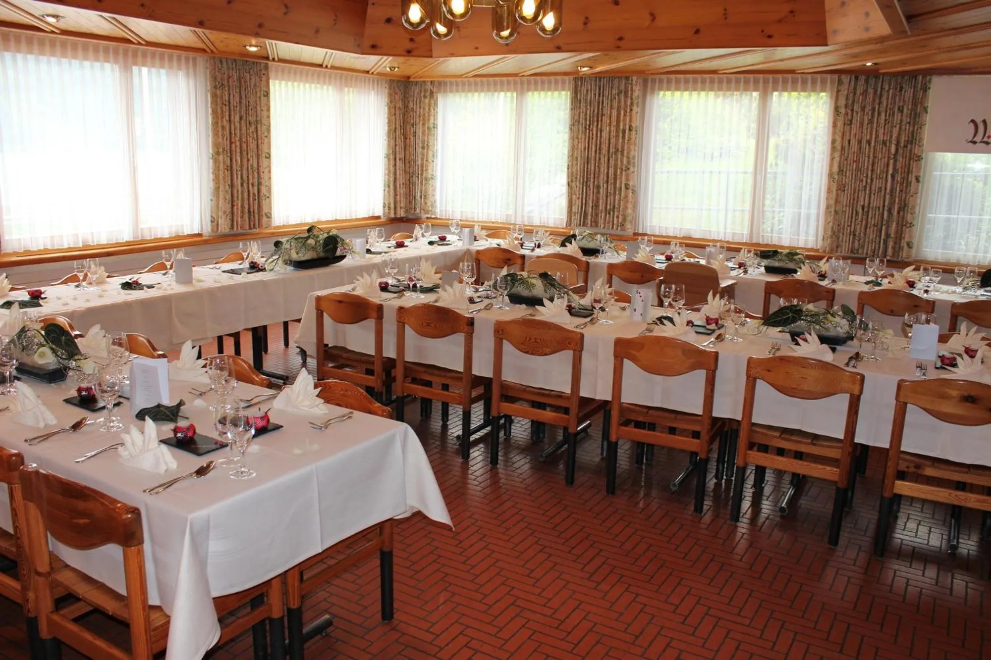 Restaurant/places to eat in Hotel Schiffahrt