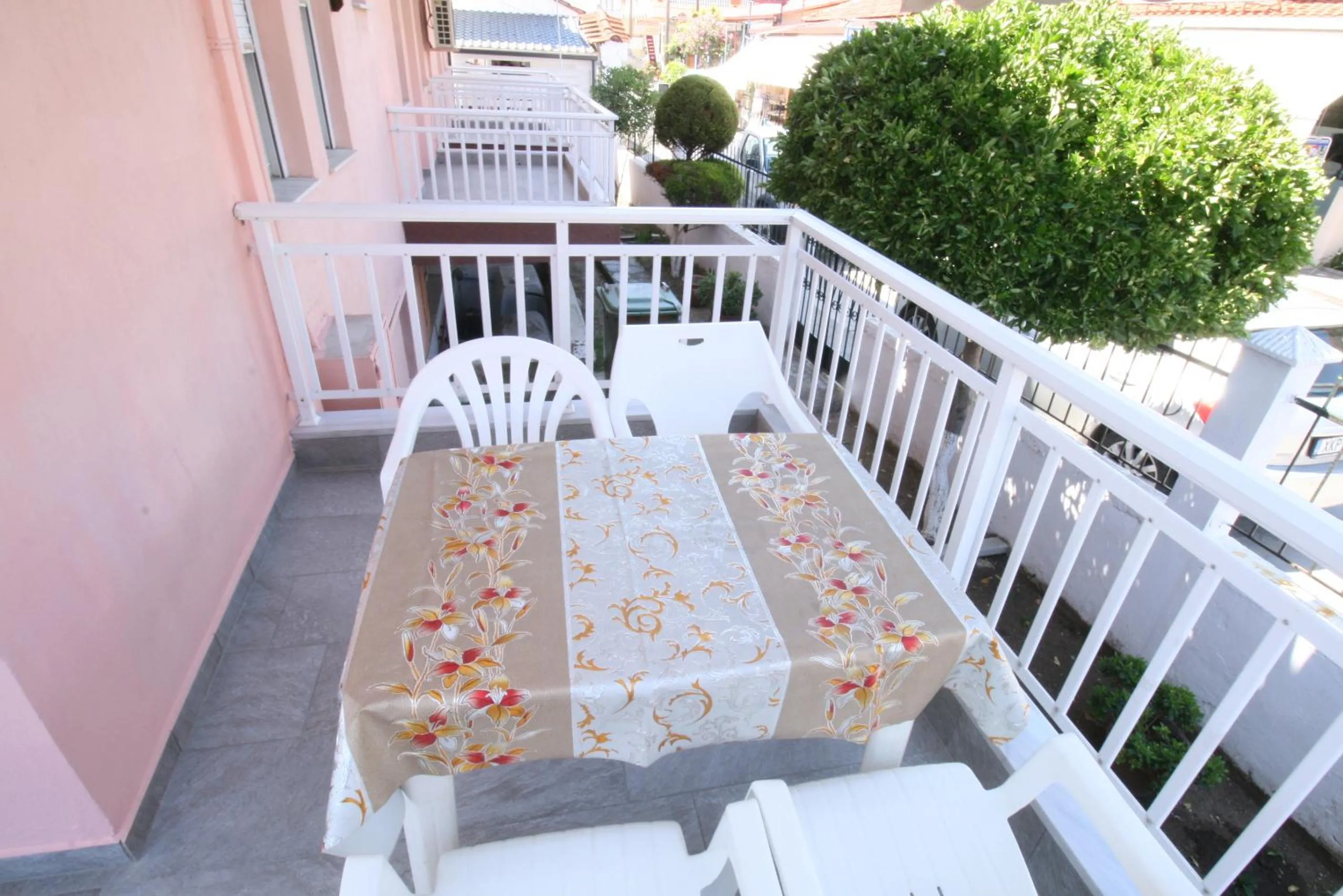 Balcony/Terrace in SARTI CENTER studios