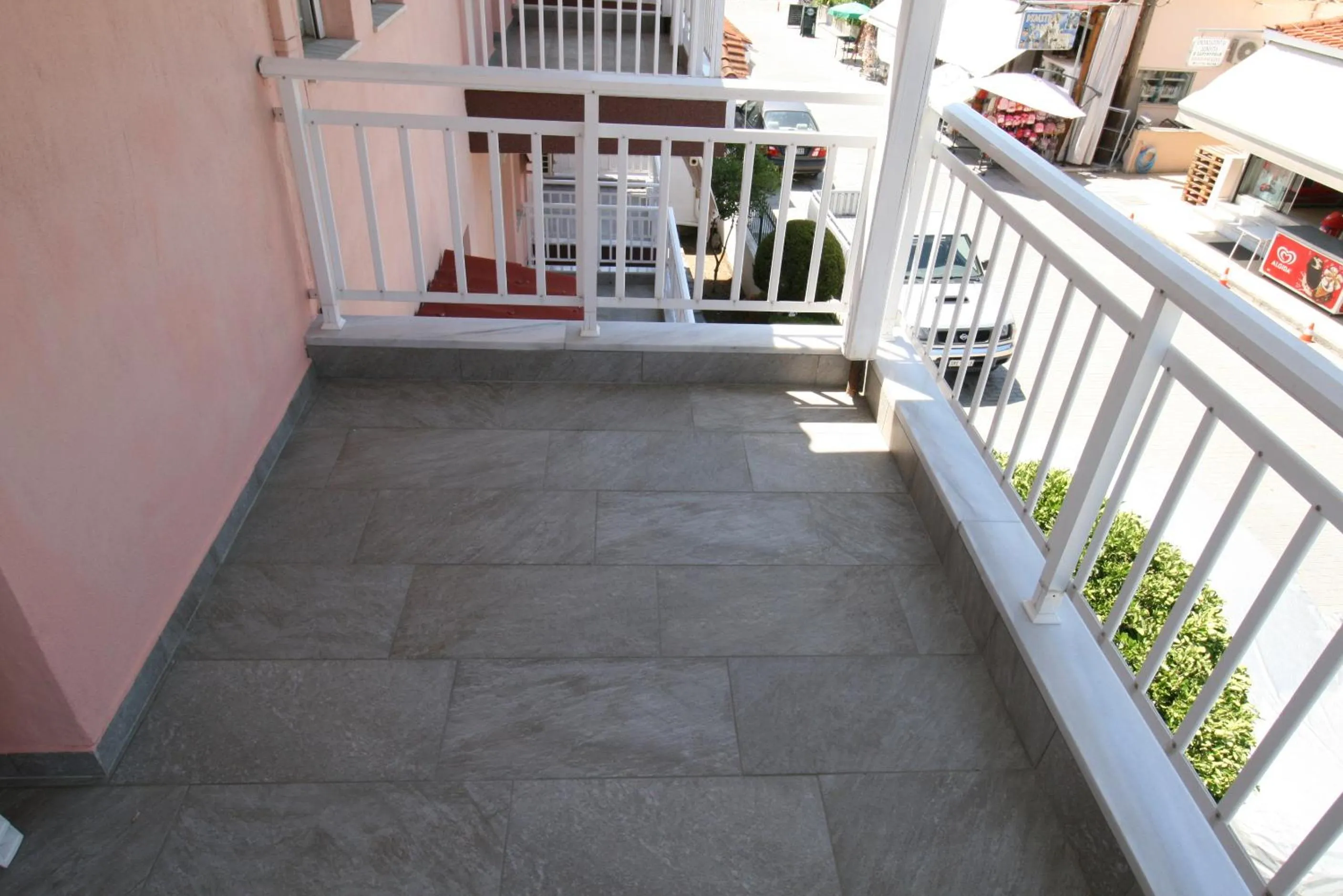 Balcony/Terrace in SARTI CENTER studios