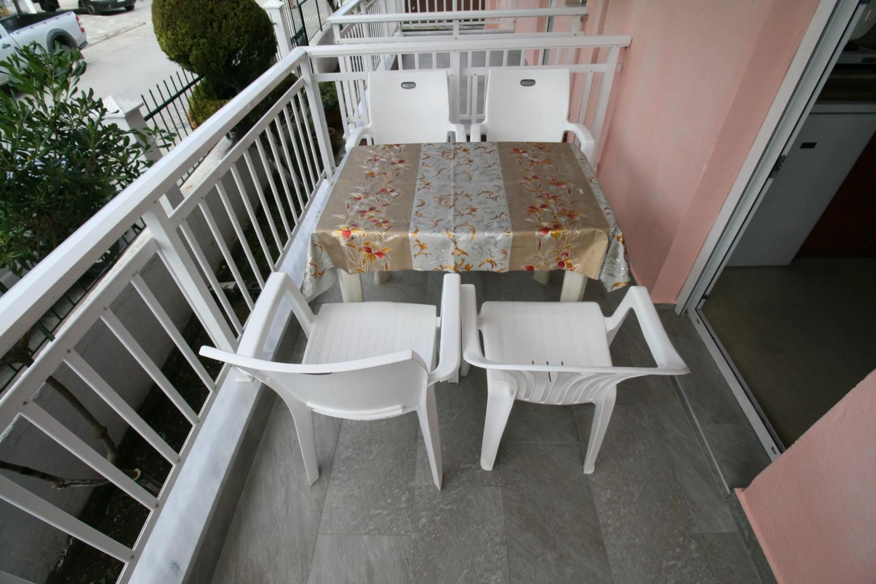 Balcony/Terrace in SARTI CENTER studios