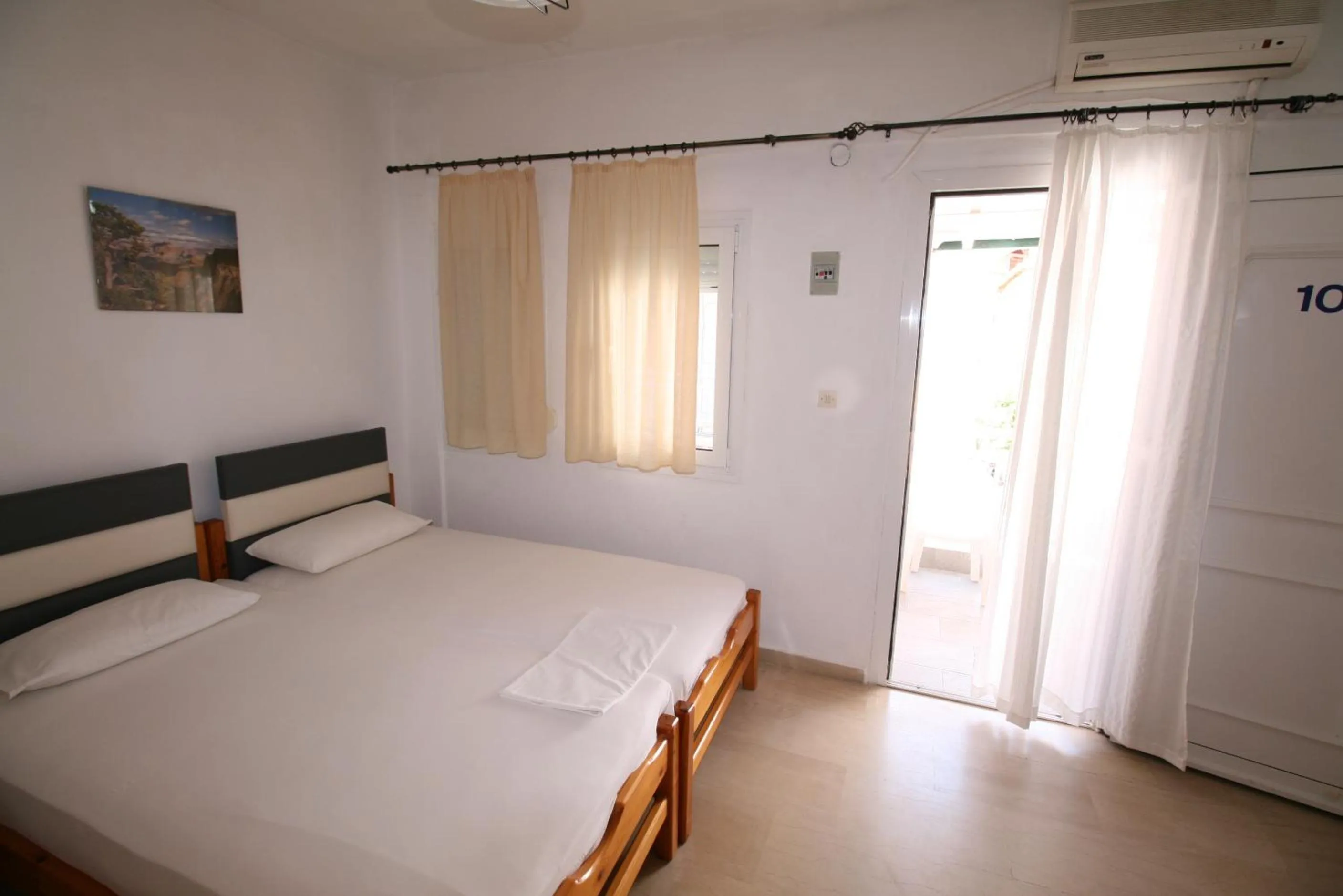 Photo of the whole room in SARTI CENTER studios