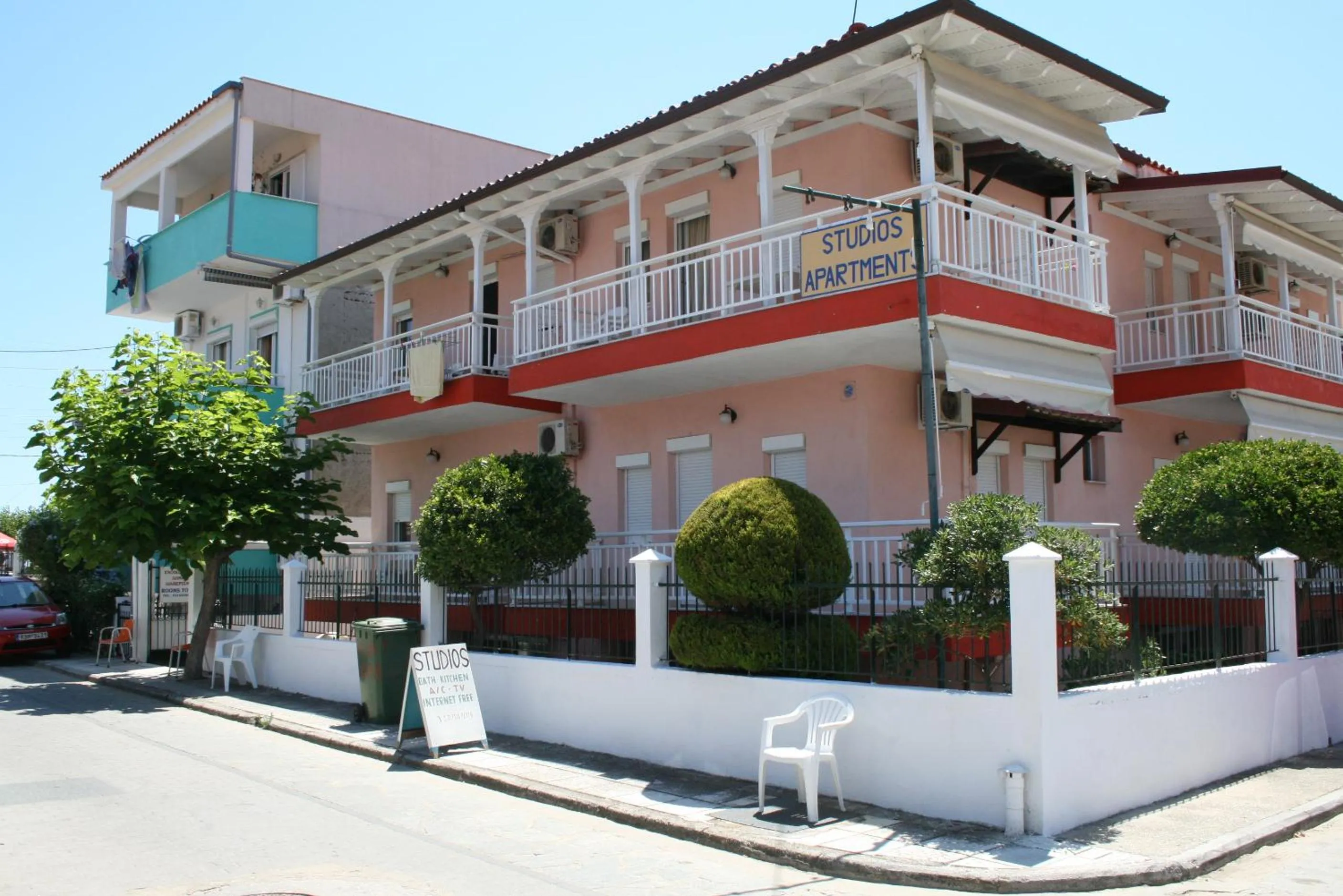 Property building in SARTI CENTER studios