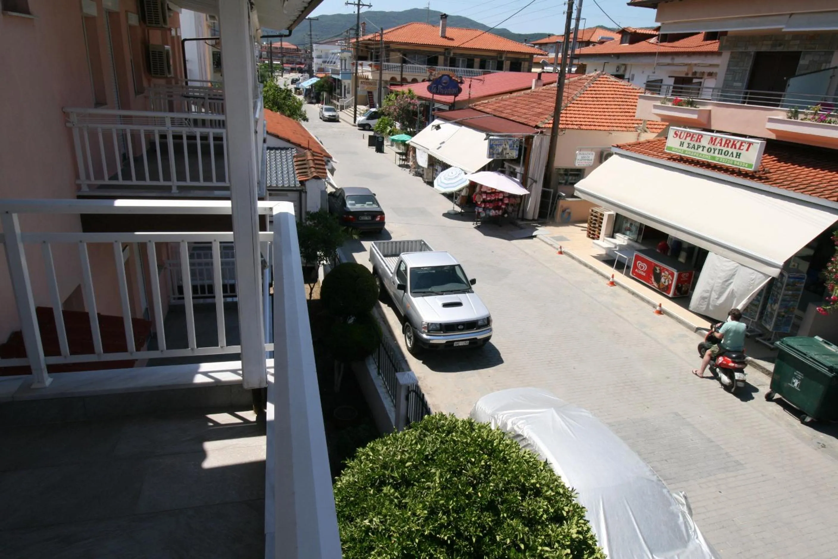 Balcony/Terrace in SARTI CENTER studios