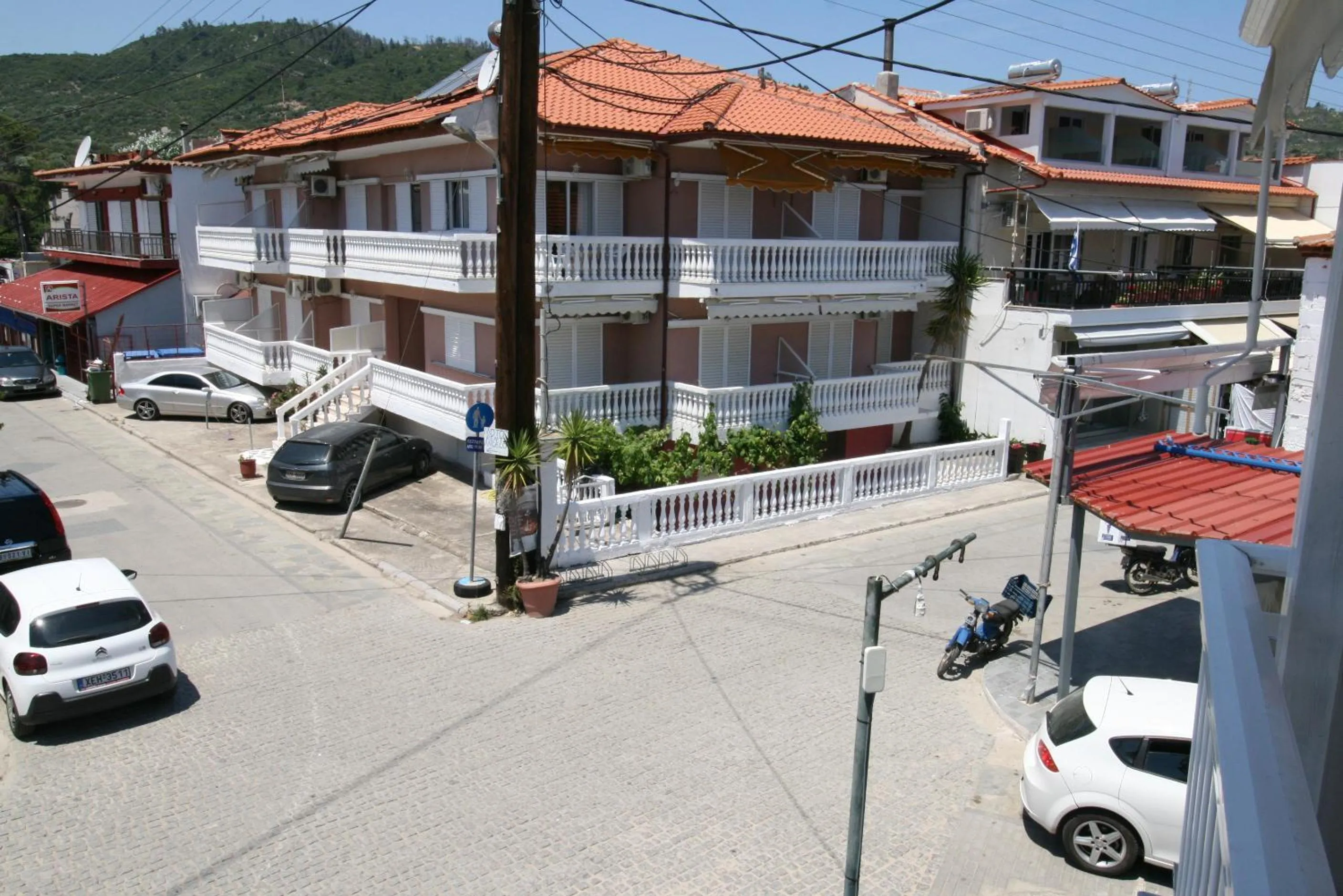 Balcony/Terrace in SARTI CENTER studios