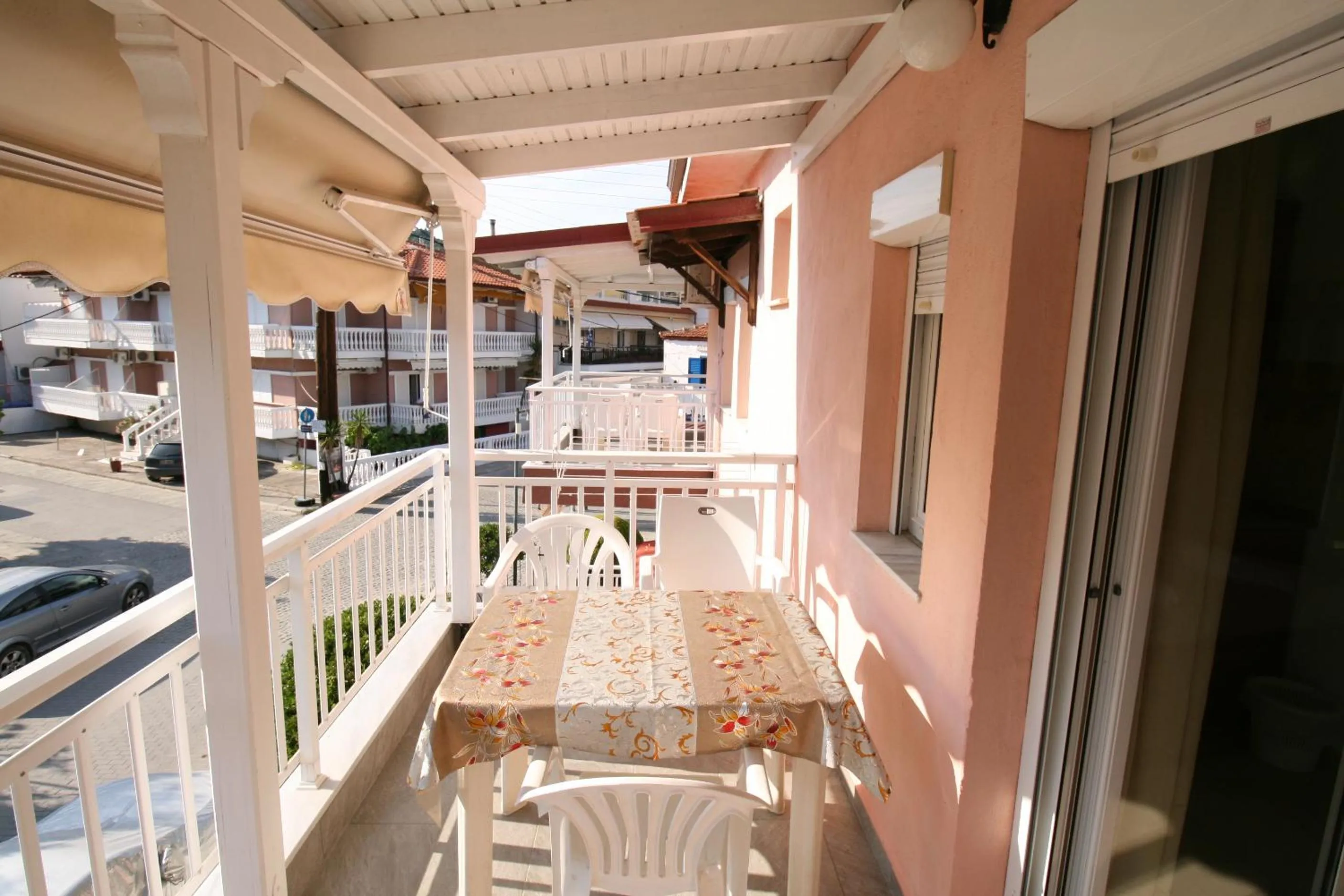Balcony/Terrace in SARTI CENTER studios
