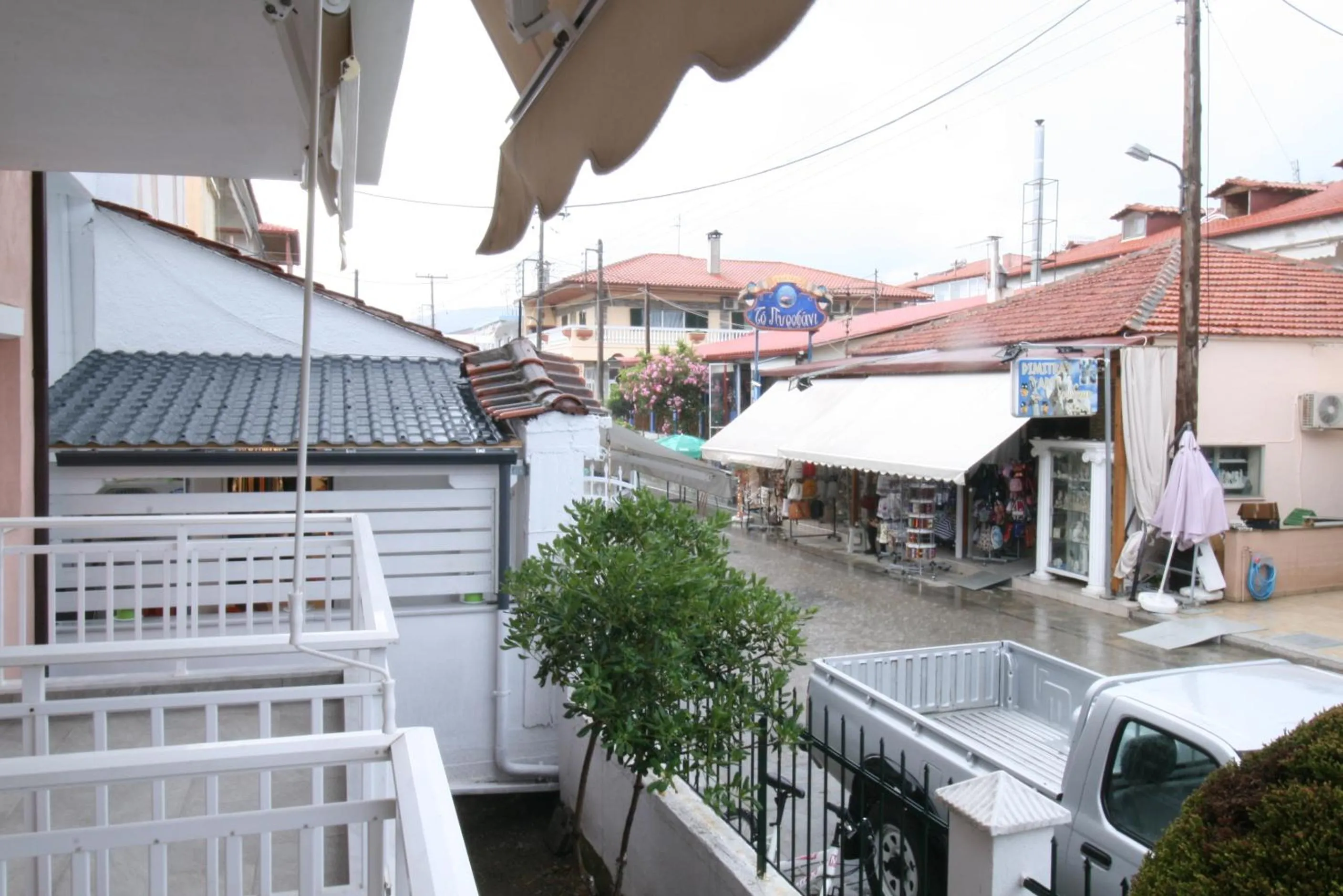 Balcony/Terrace in SARTI CENTER studios
