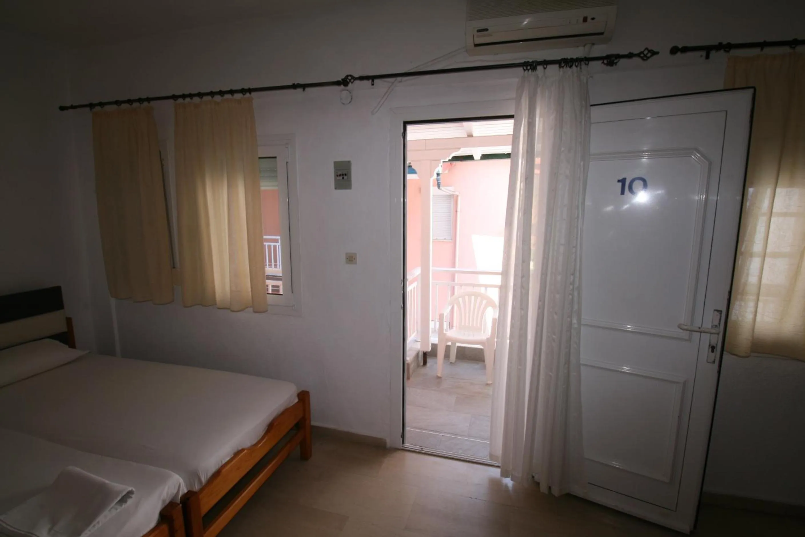 Photo of the whole room in SARTI CENTER studios