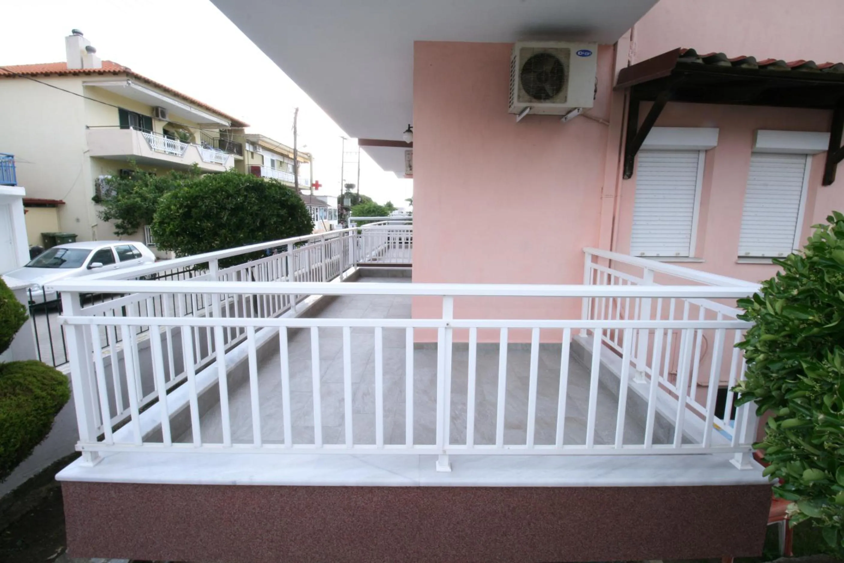 Balcony/Terrace in SARTI CENTER studios