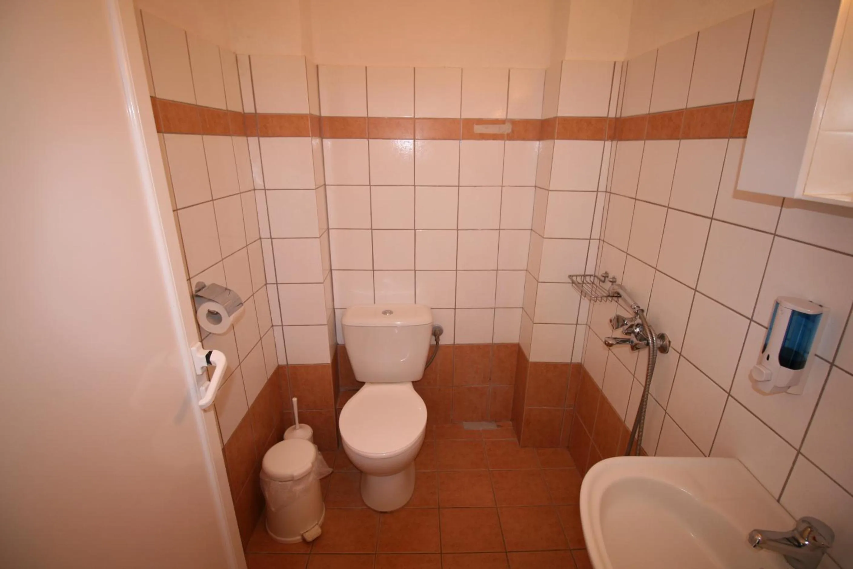 Bathroom in SARTI CENTER studios