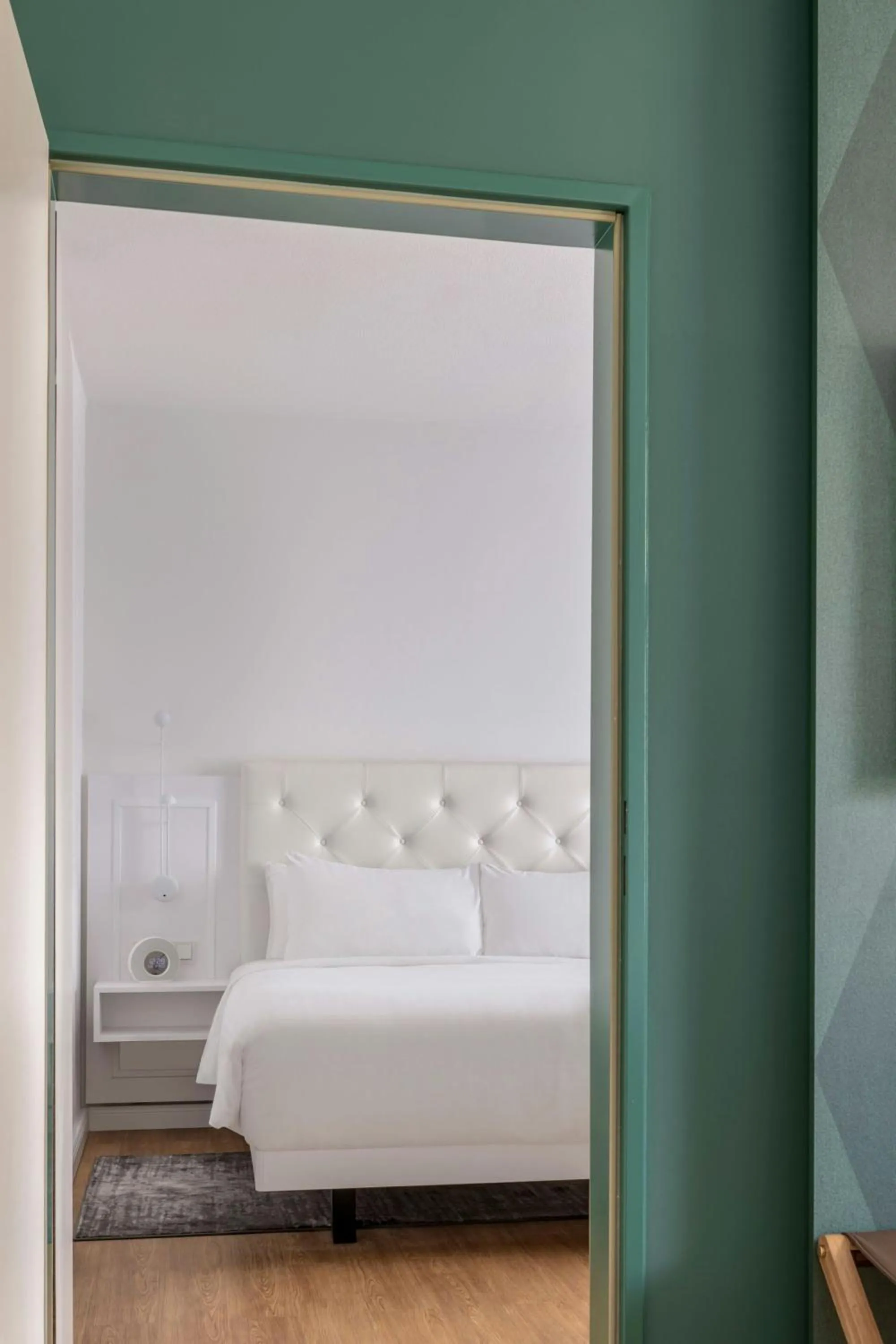 Photo of the whole room, Bed in Munich Marriott Hotel