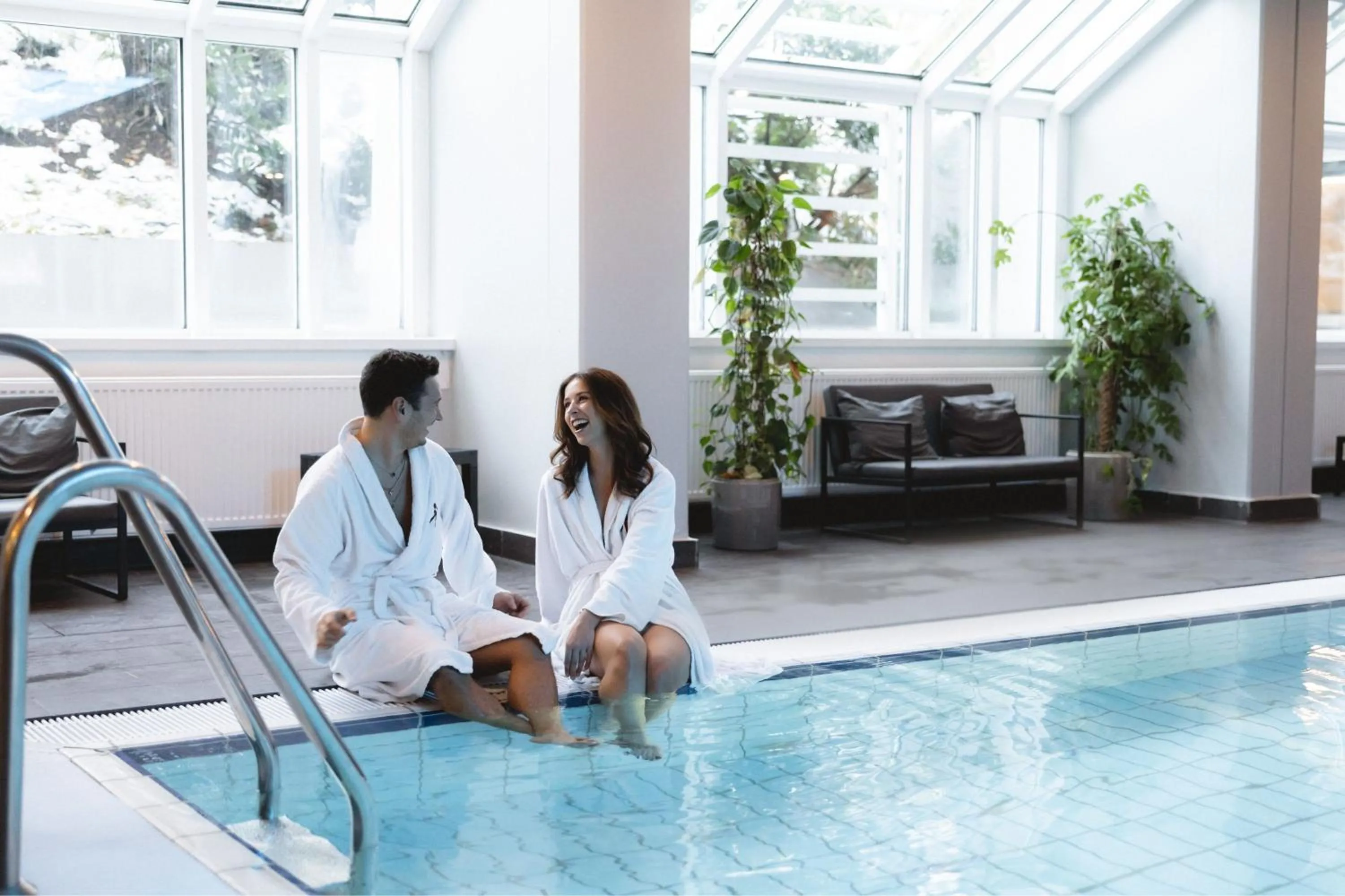 Swimming pool in Munich Marriott Hotel