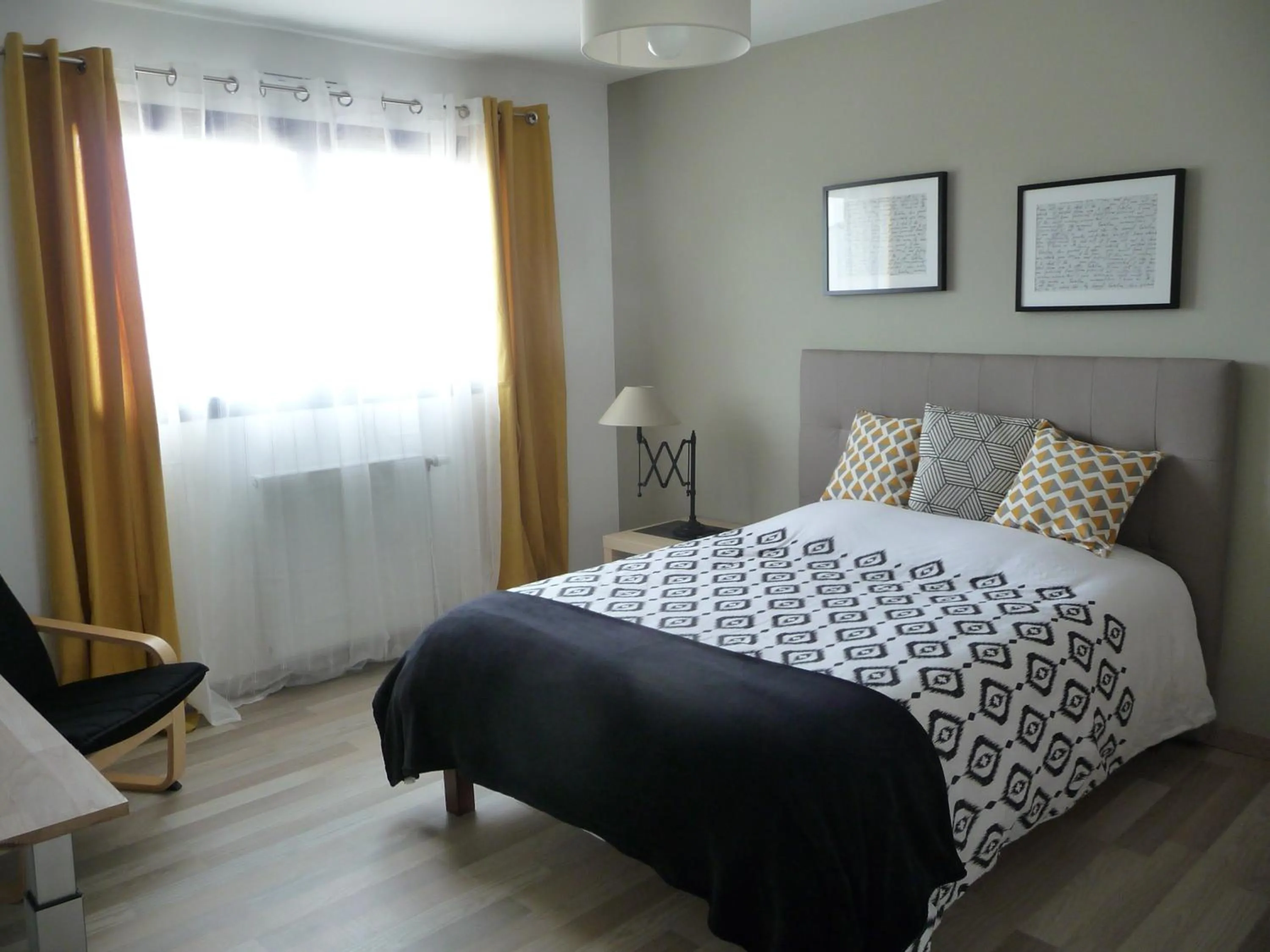 Bed in Chambres d'hôtes dans maison contemporaine