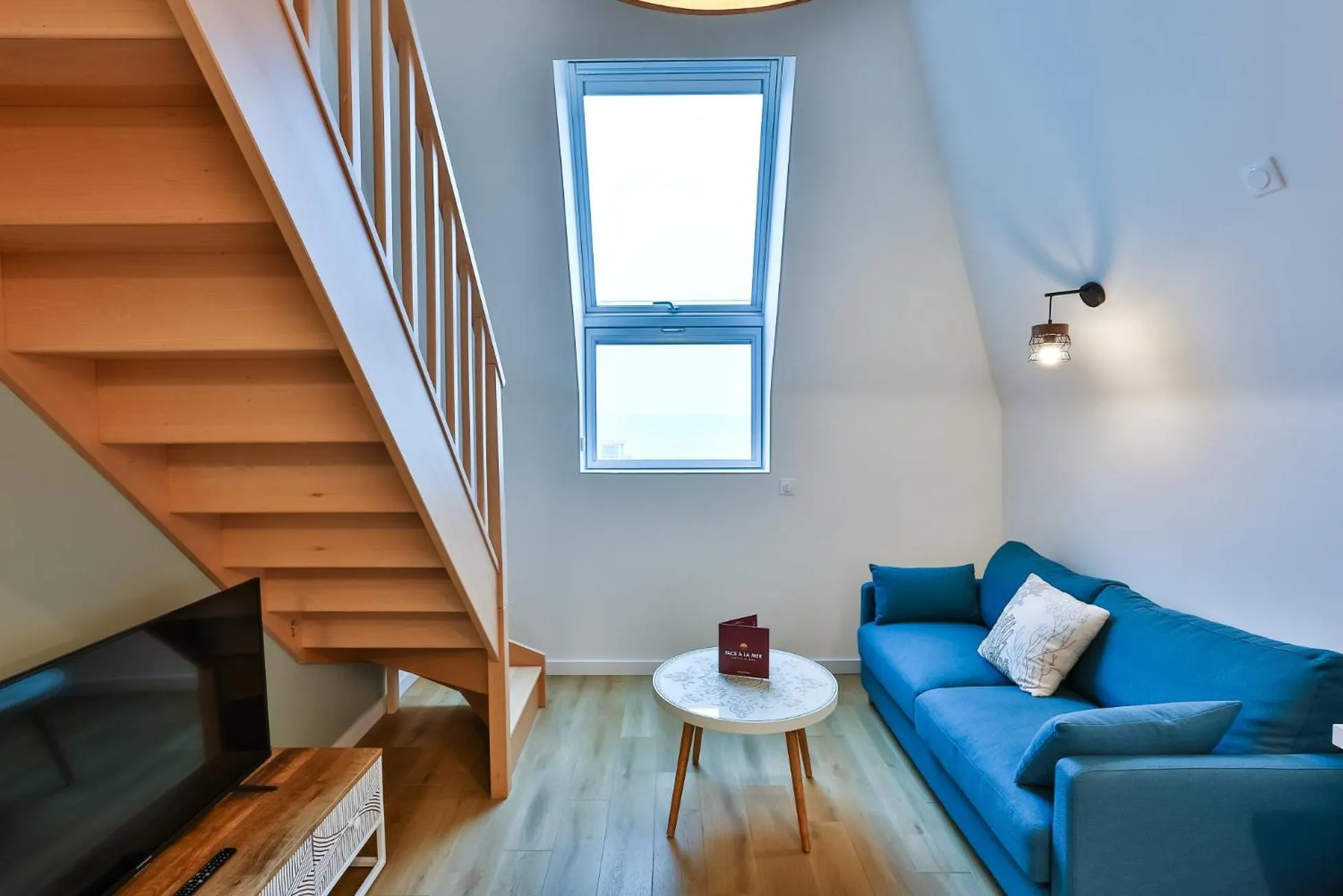 Photo of the whole room in Hôtel & Spa FACE À LA MER