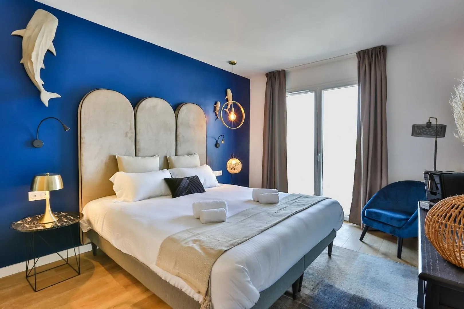 Photo of the whole room, Bed in Hôtel & Spa FACE À LA MER