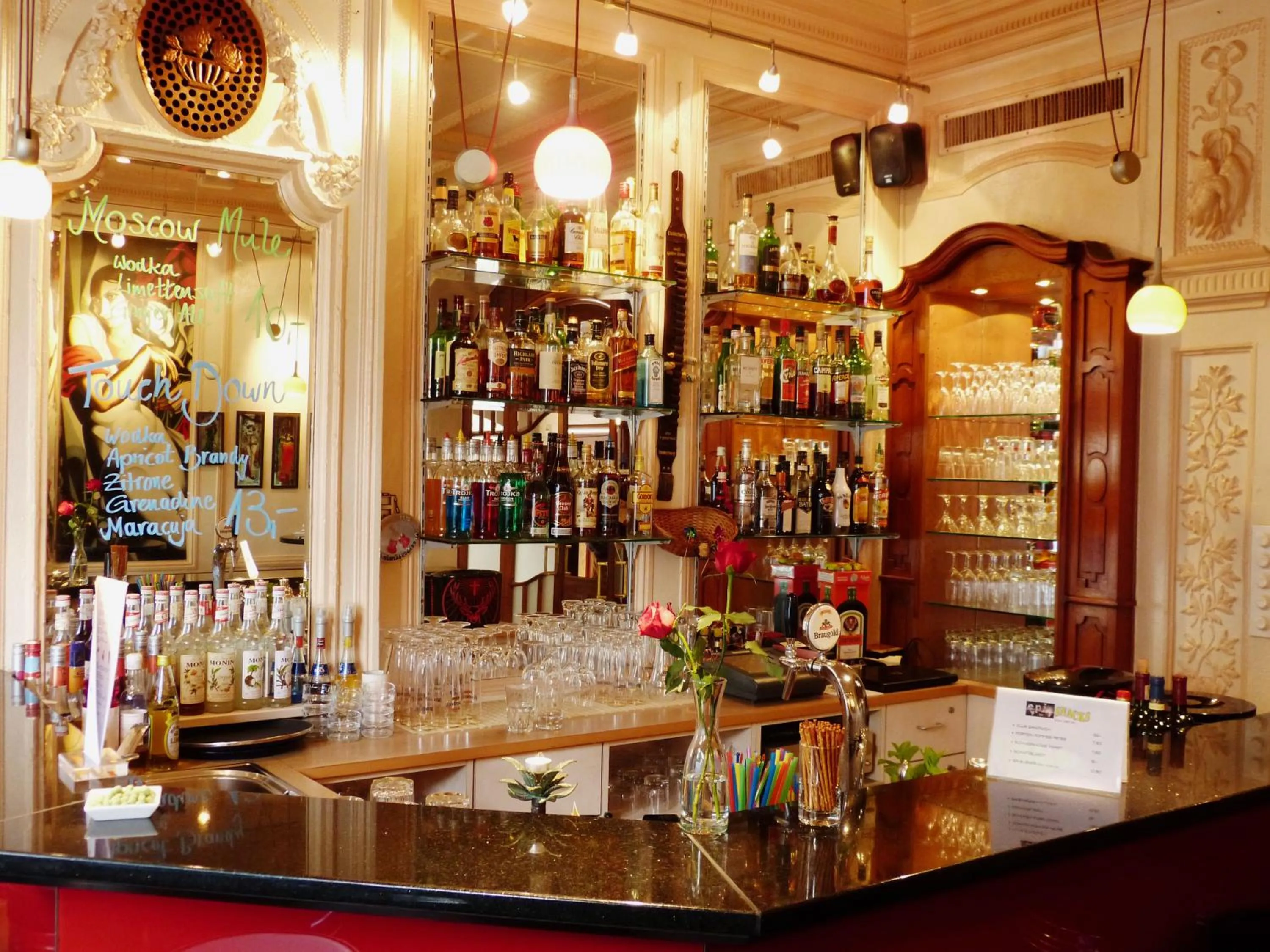 Lounge or bar in Hotel Rigi Vitznau