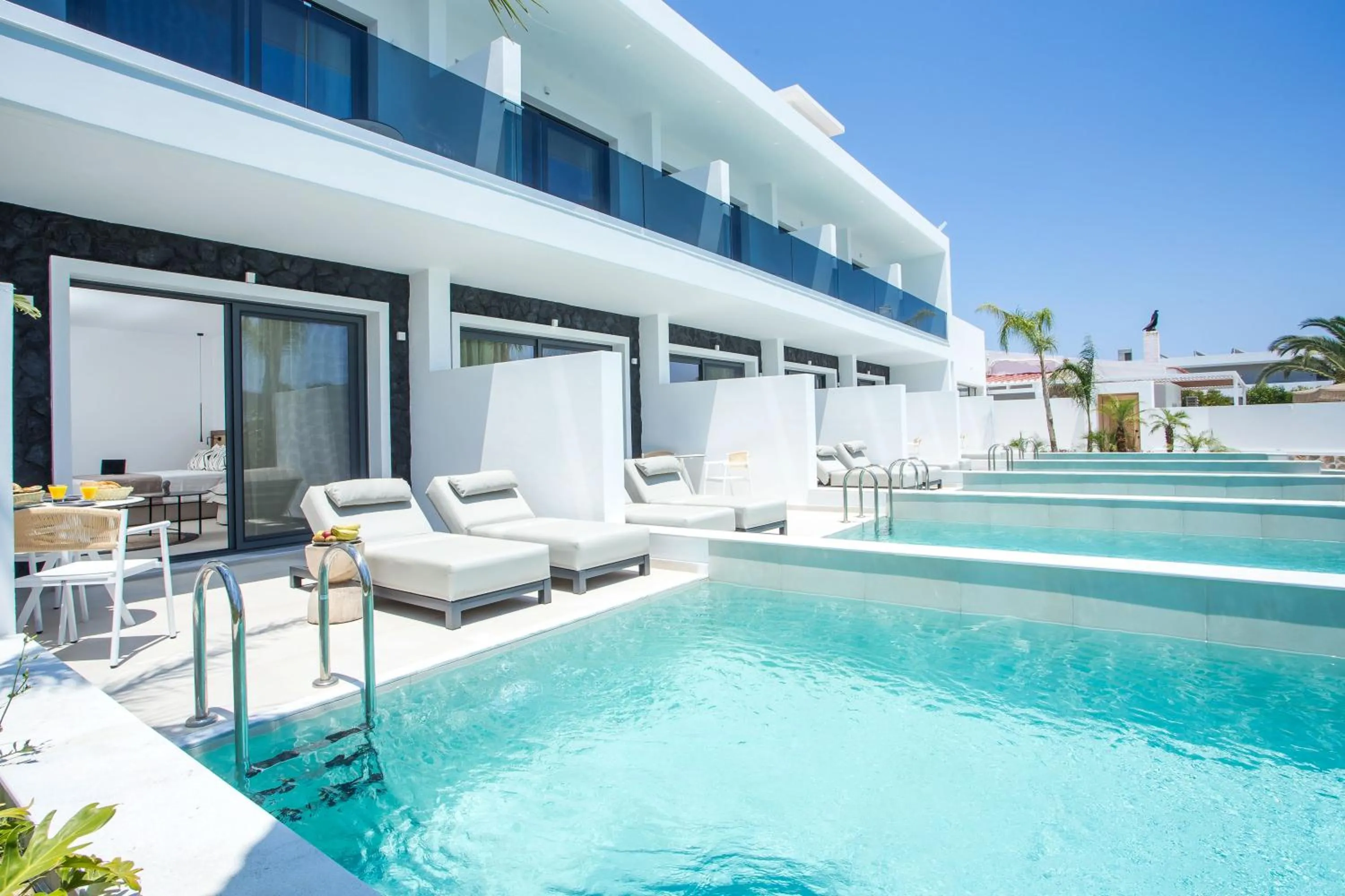 Property building in Vanik Suites