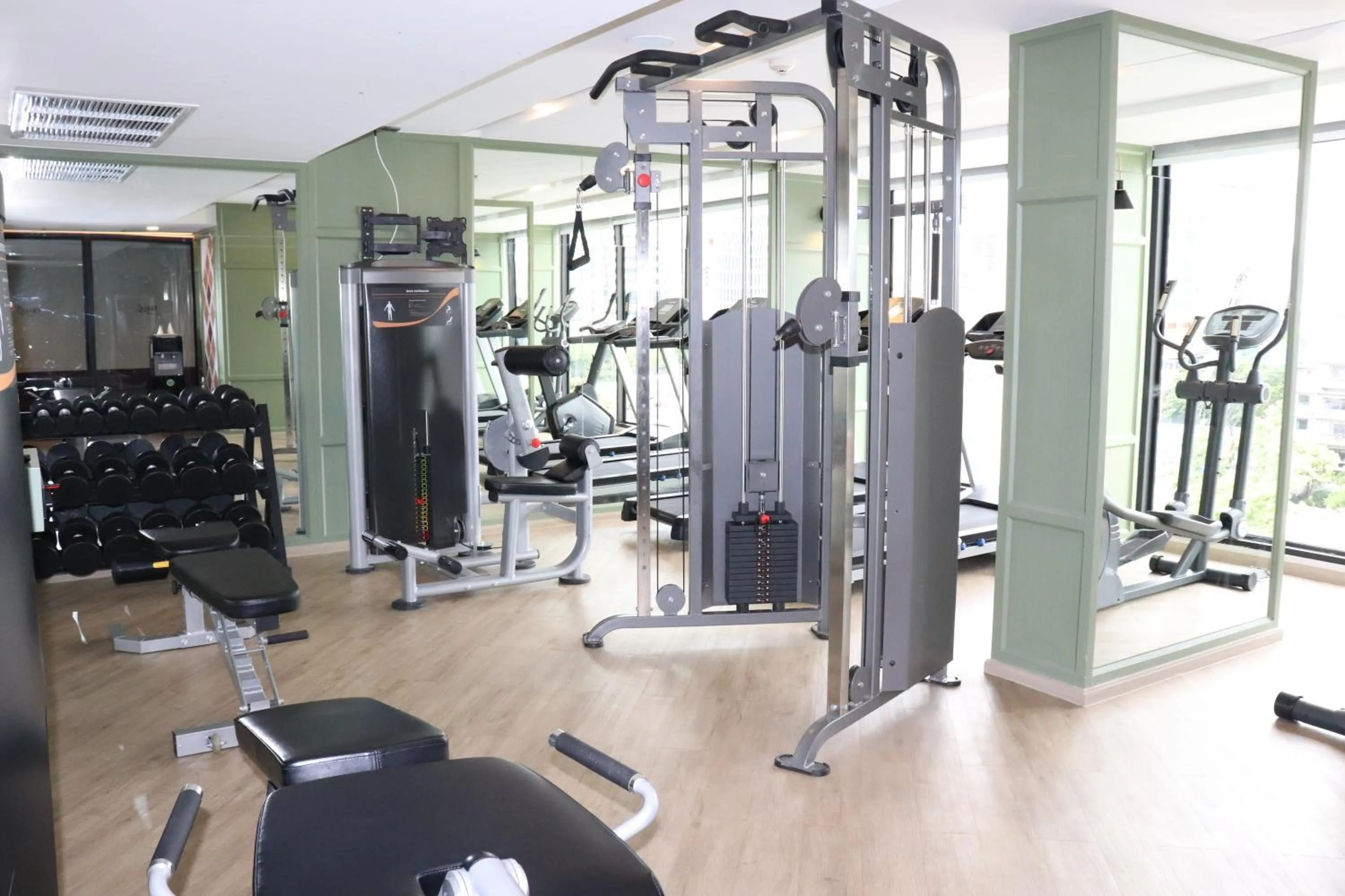 Fitness centre/facilities in The Quart Ruamrudee by UHG