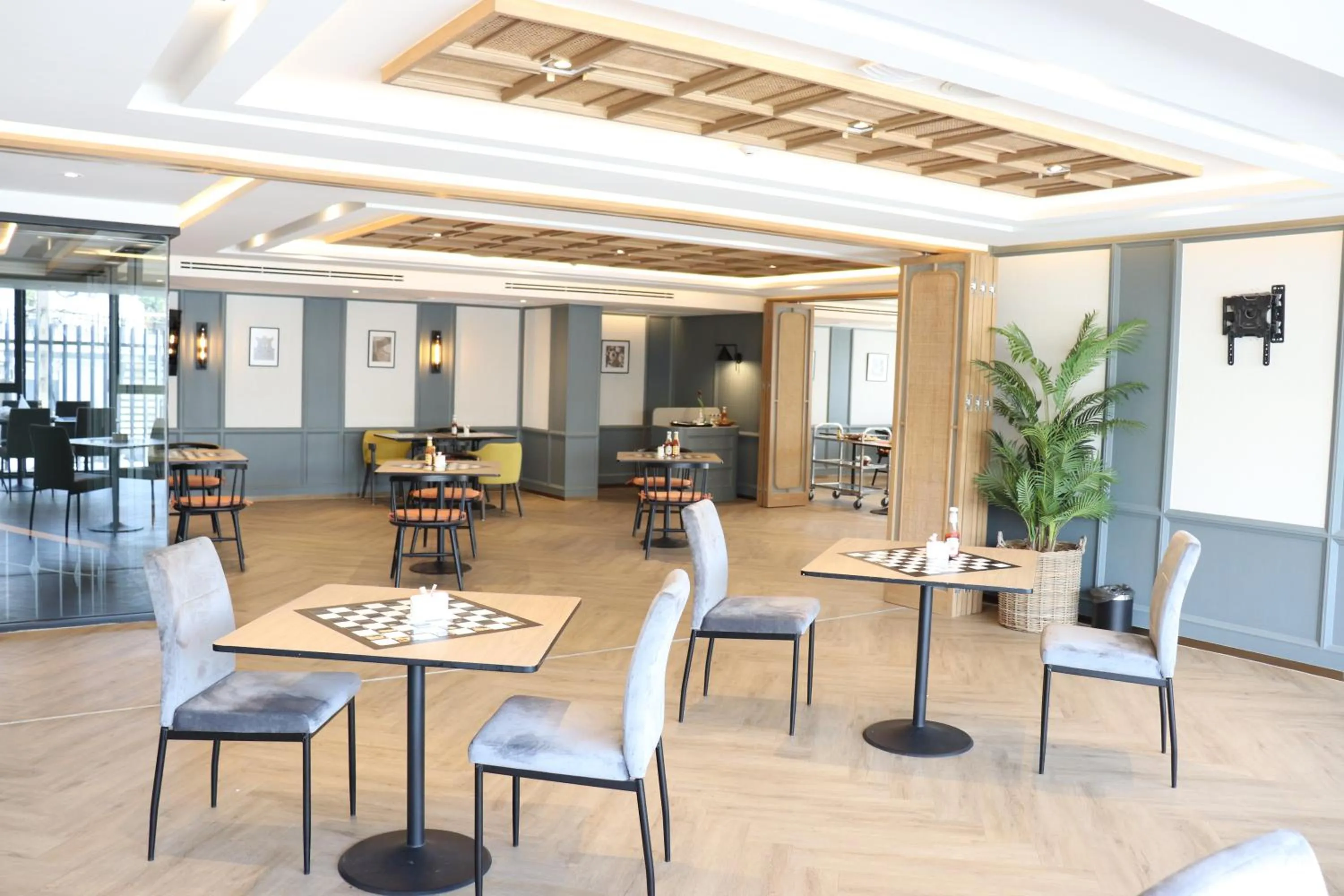 Restaurant/places to eat in The Quart Ruamrudee by UHG