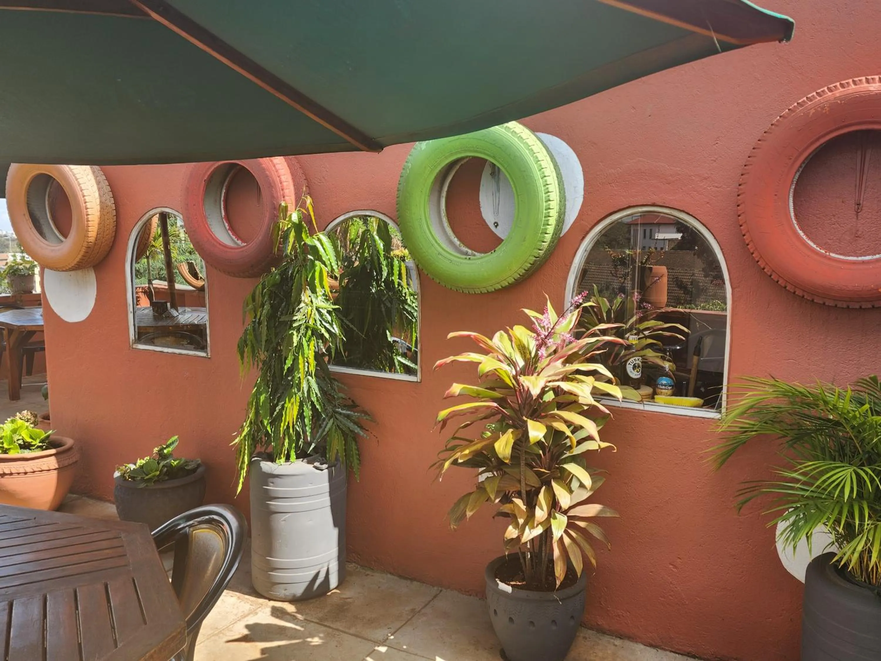 Restaurant/places to eat in Khweza Bed and Breakfast