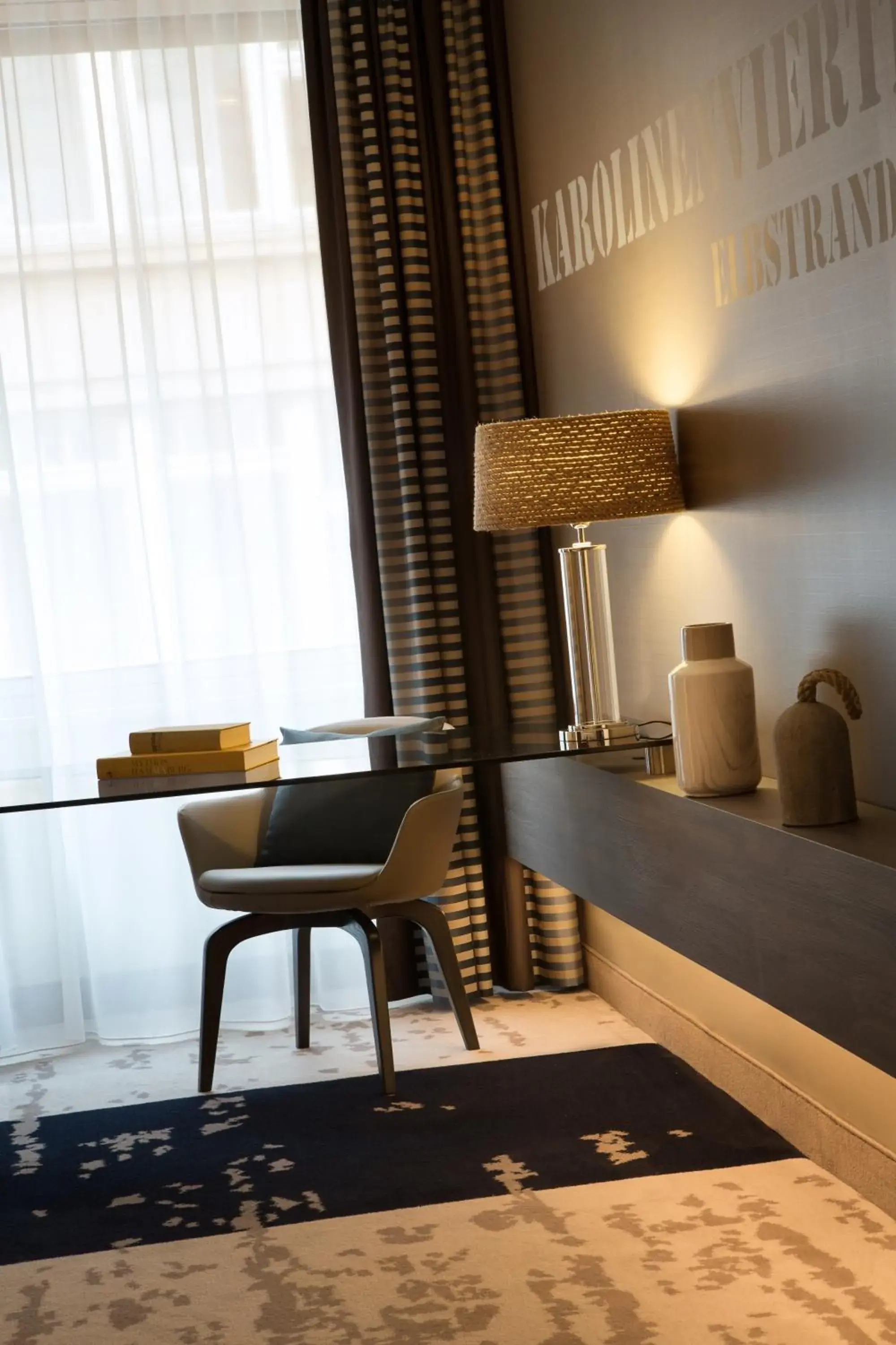 Deluxe Room, Guest room, 1 King in Renaissance Hamburg Hotel Deluxe Room, Guest room, 1 King in Renaissance Hamburg Hotel