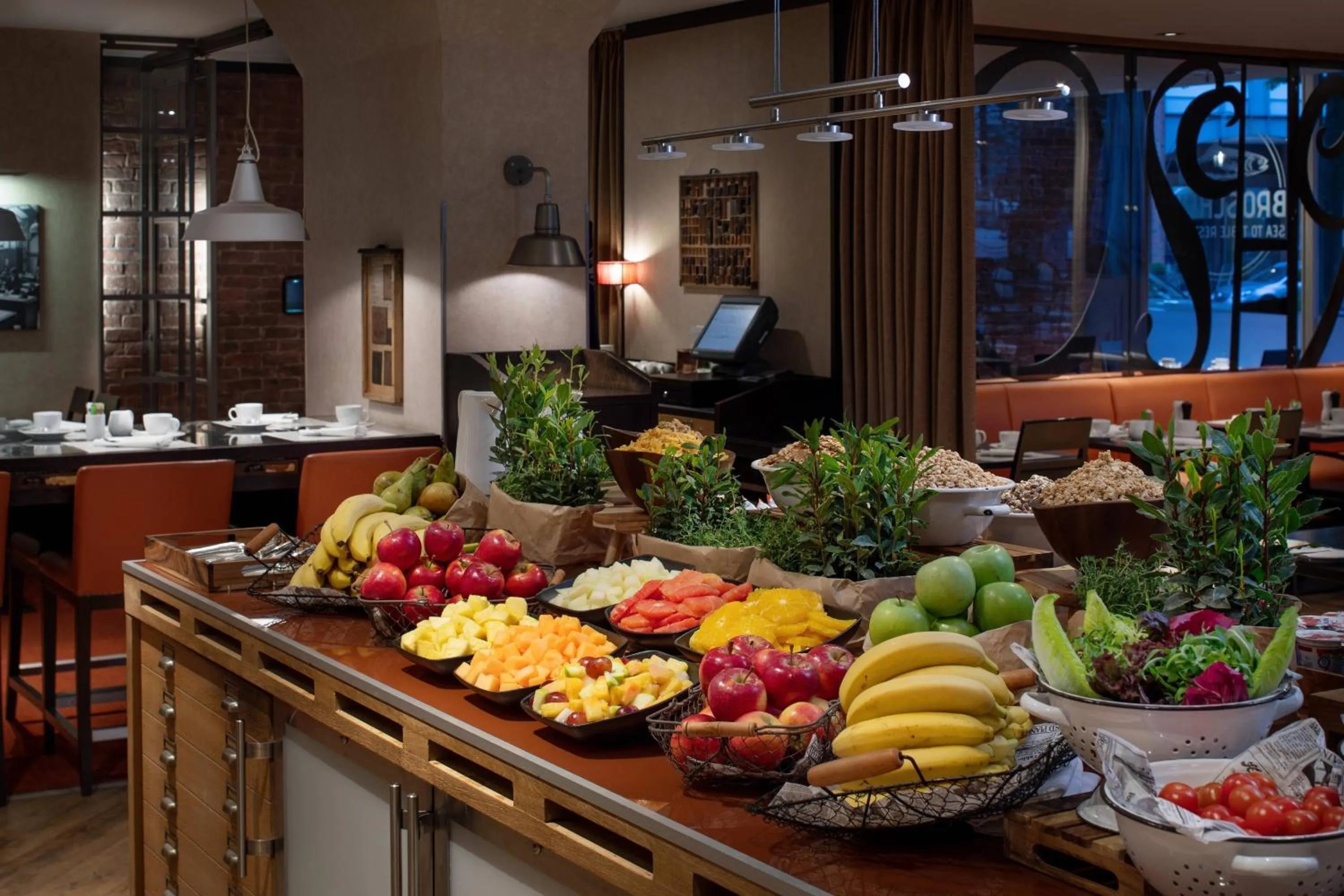 Breakfast in Renaissance Hamburg Hotel