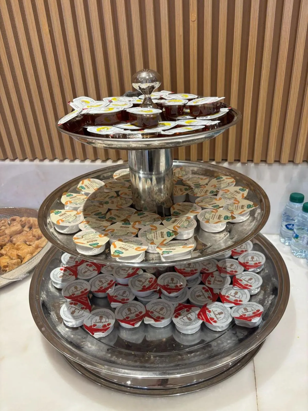 Restaurant/places to eat in Aram Hotel - AlMeshael Exit 18 فندق آرام - حي المشاعل مخرج 18