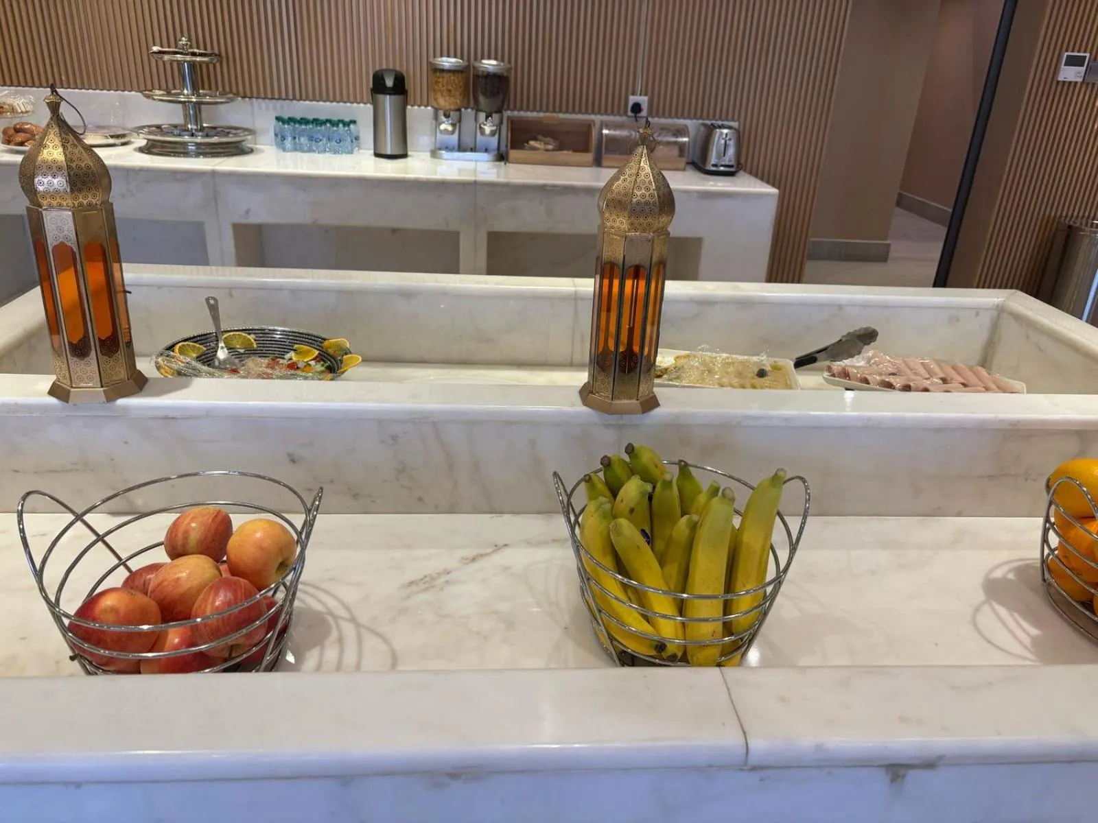 Restaurant/places to eat in Aram Hotel - AlMeshael Exit 18 فندق آرام - حي المشاعل مخرج 18