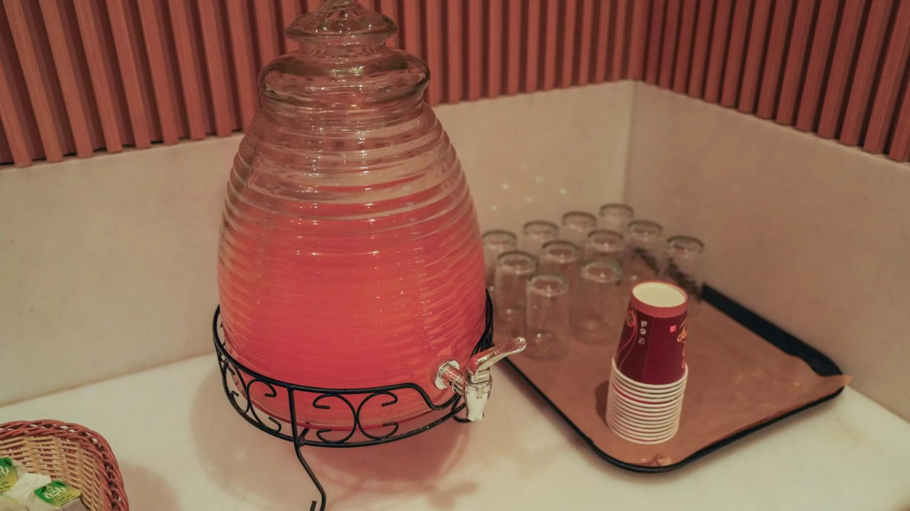 Restaurant/places to eat in Aram Hotel - AlMeshael Exit 18 فندق آرام - حي المشاعل مخرج 18