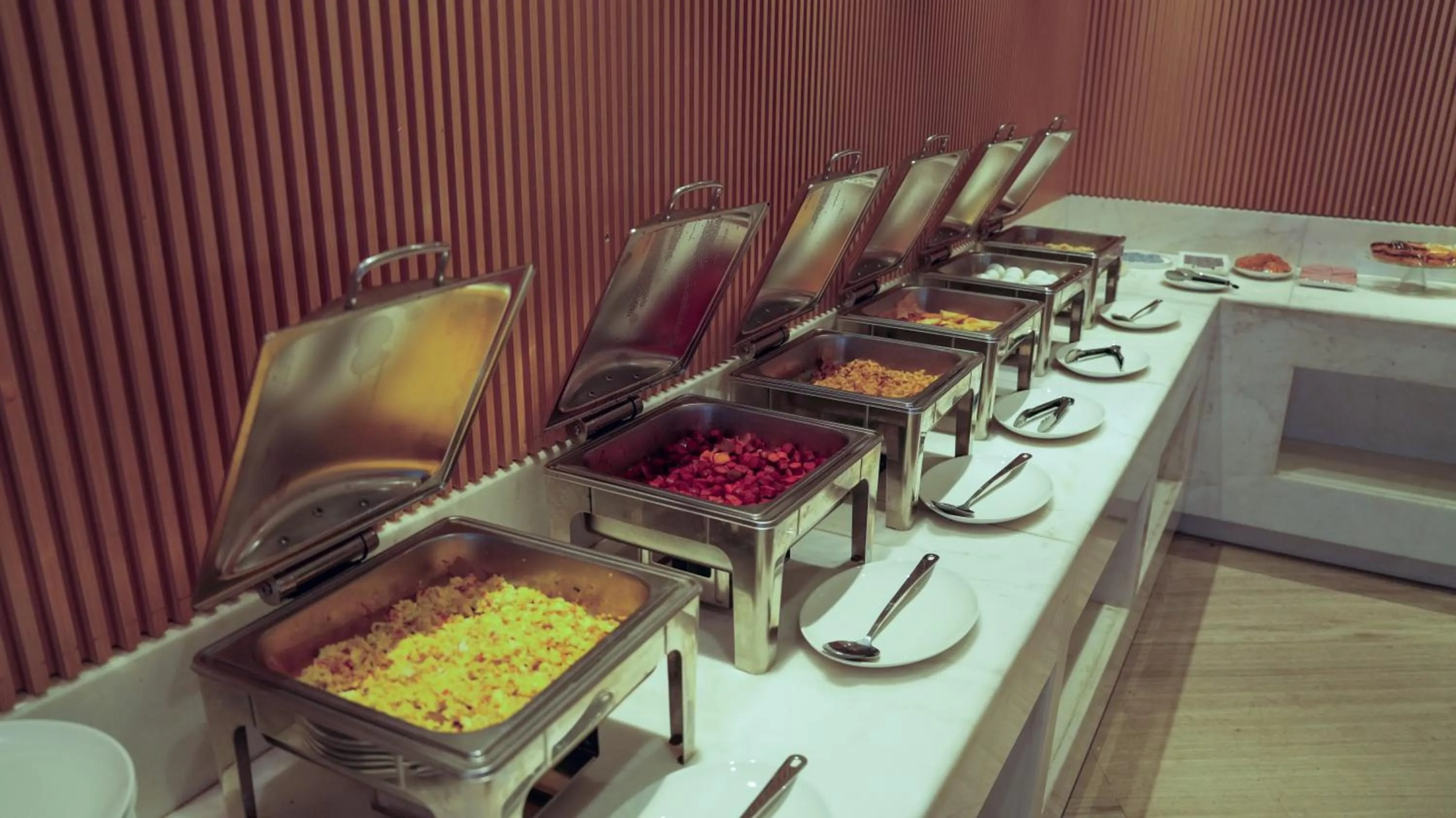 Restaurant/places to eat in Aram Hotel - AlMeshael Exit 18 فندق آرام - حي المشاعل مخرج 18