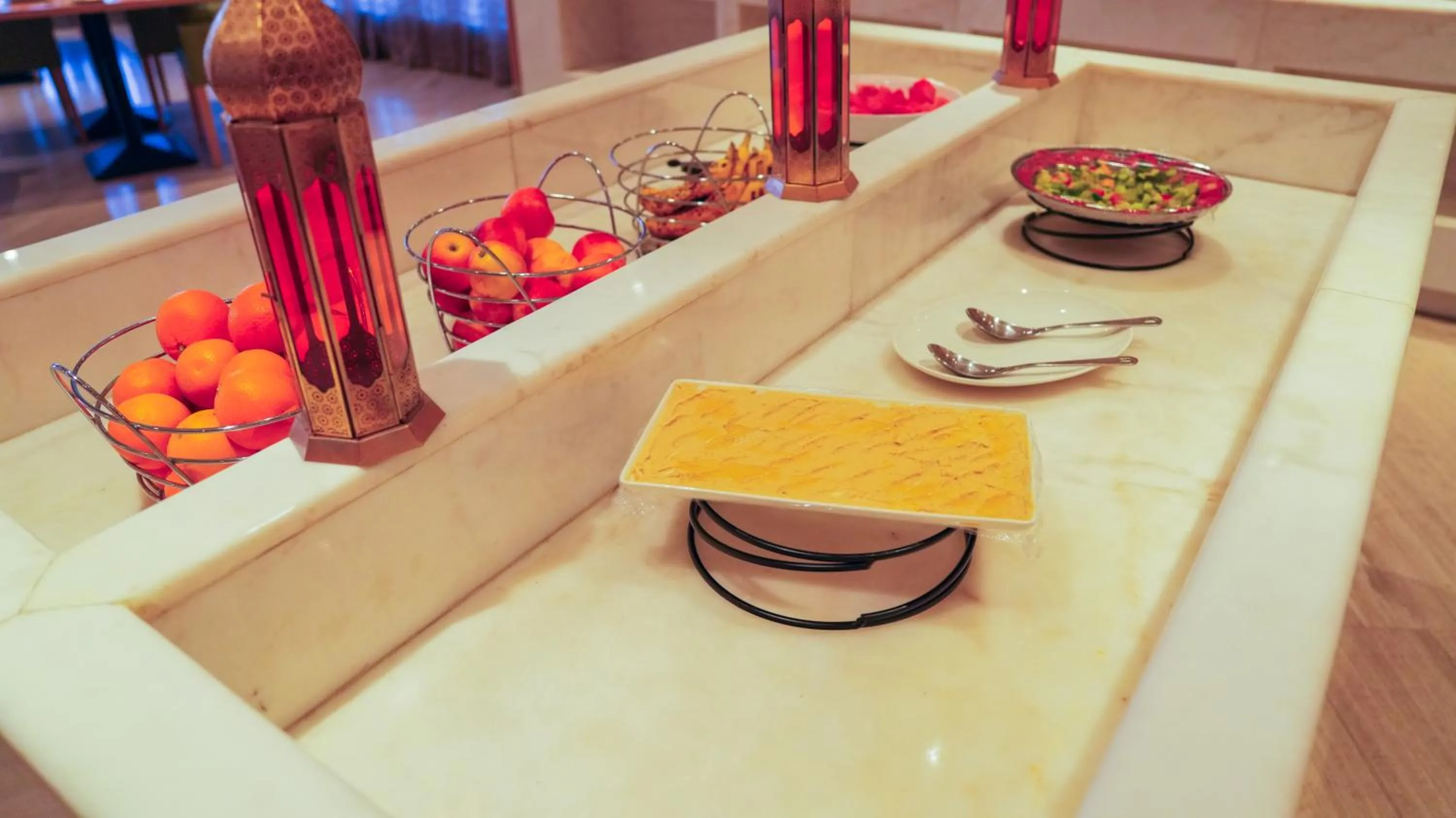 Restaurant/places to eat in Aram Hotel - AlMeshael Exit 18 فندق آرام - حي المشاعل مخرج 18