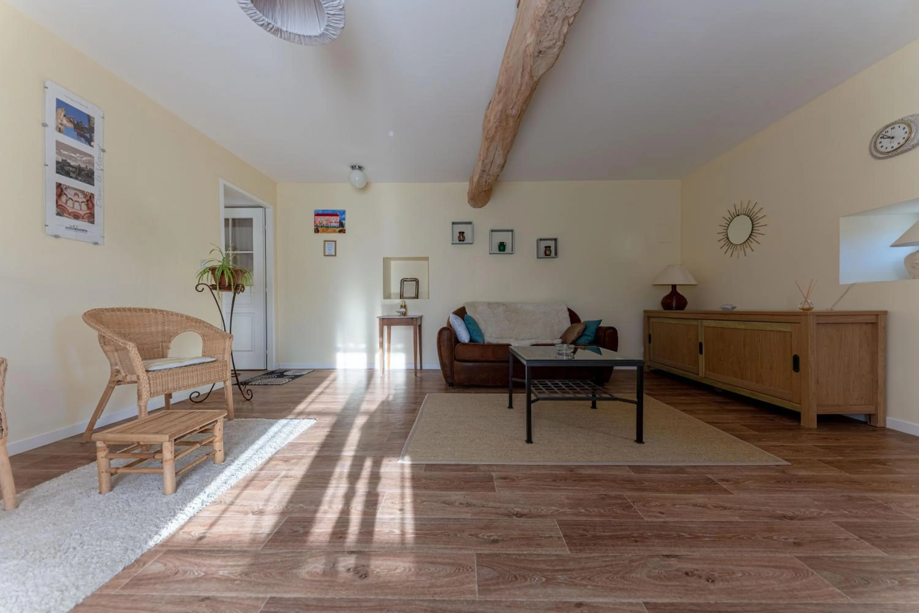 Living room in La maison de Charlotte - chambres d'hôtes-Futuroscope