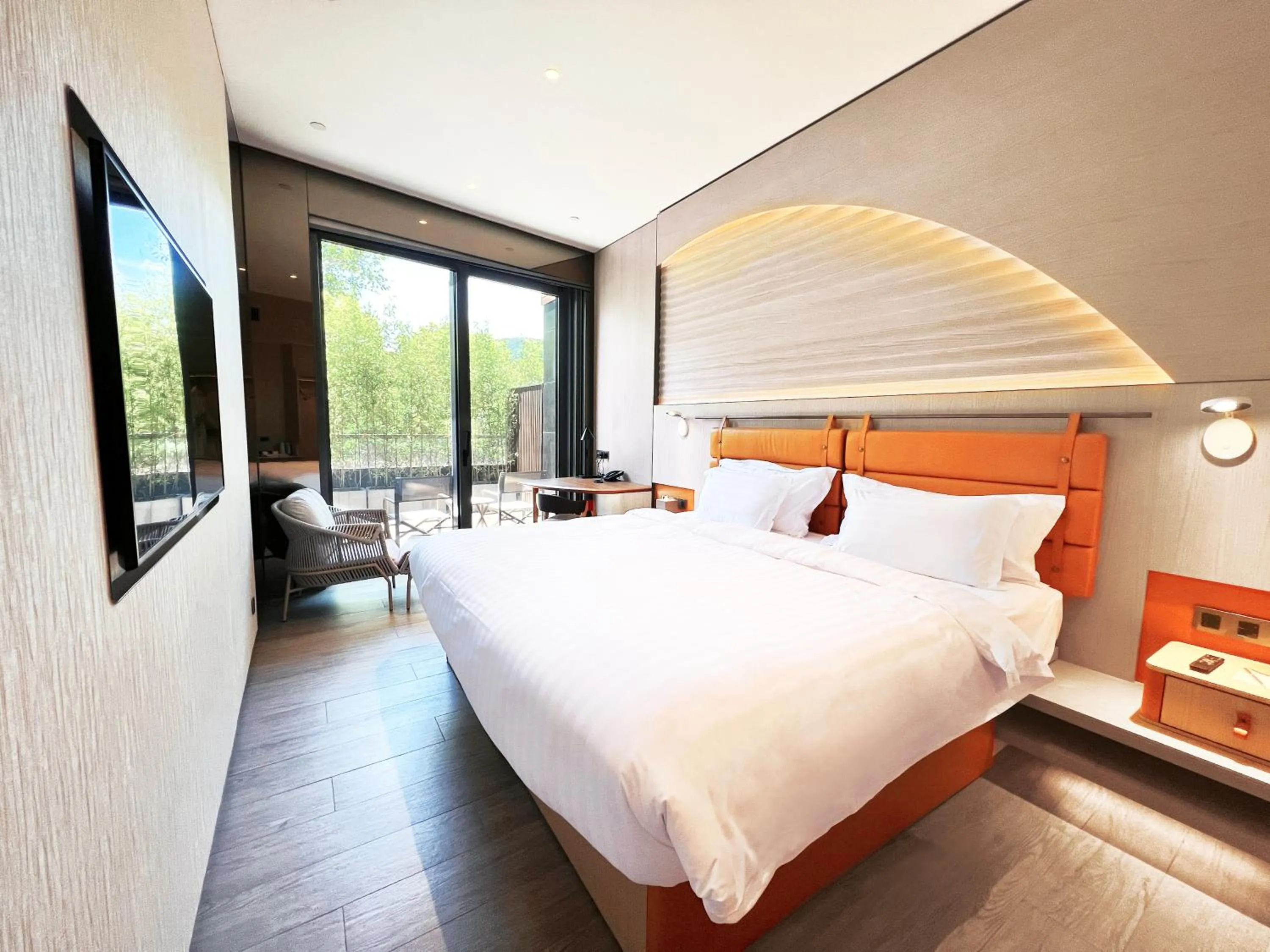 Photo of the whole room, Bed in WM Hotel Hong Kong, Vignette Collection