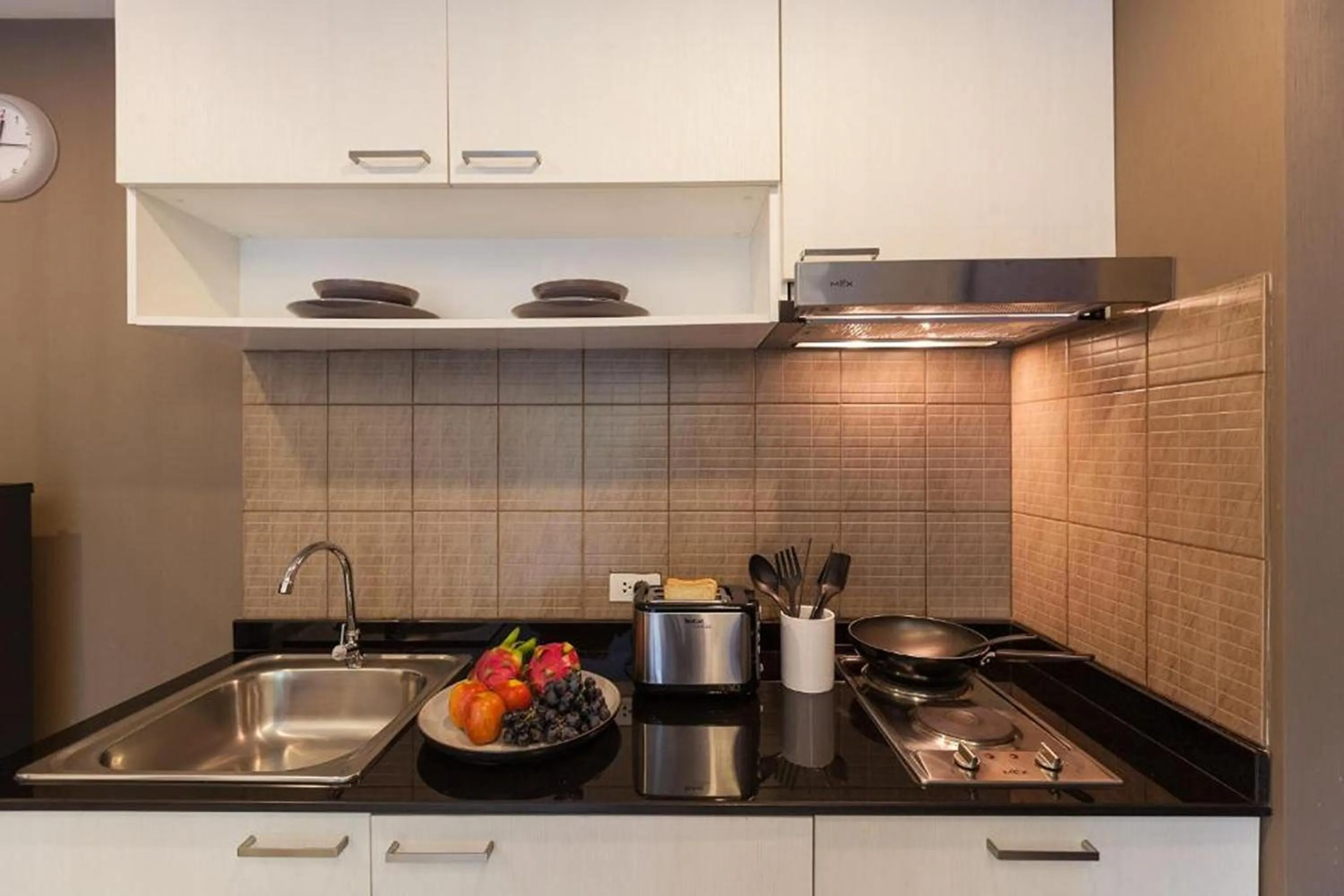 Kitchen or kitchenette in The Title Beach Front