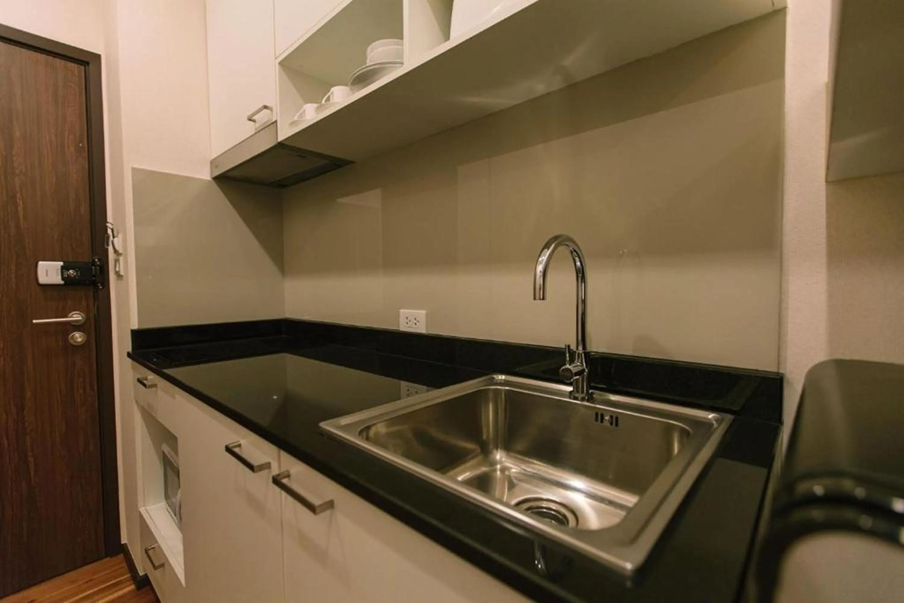 Kitchen or kitchenette in The Title Beach Front