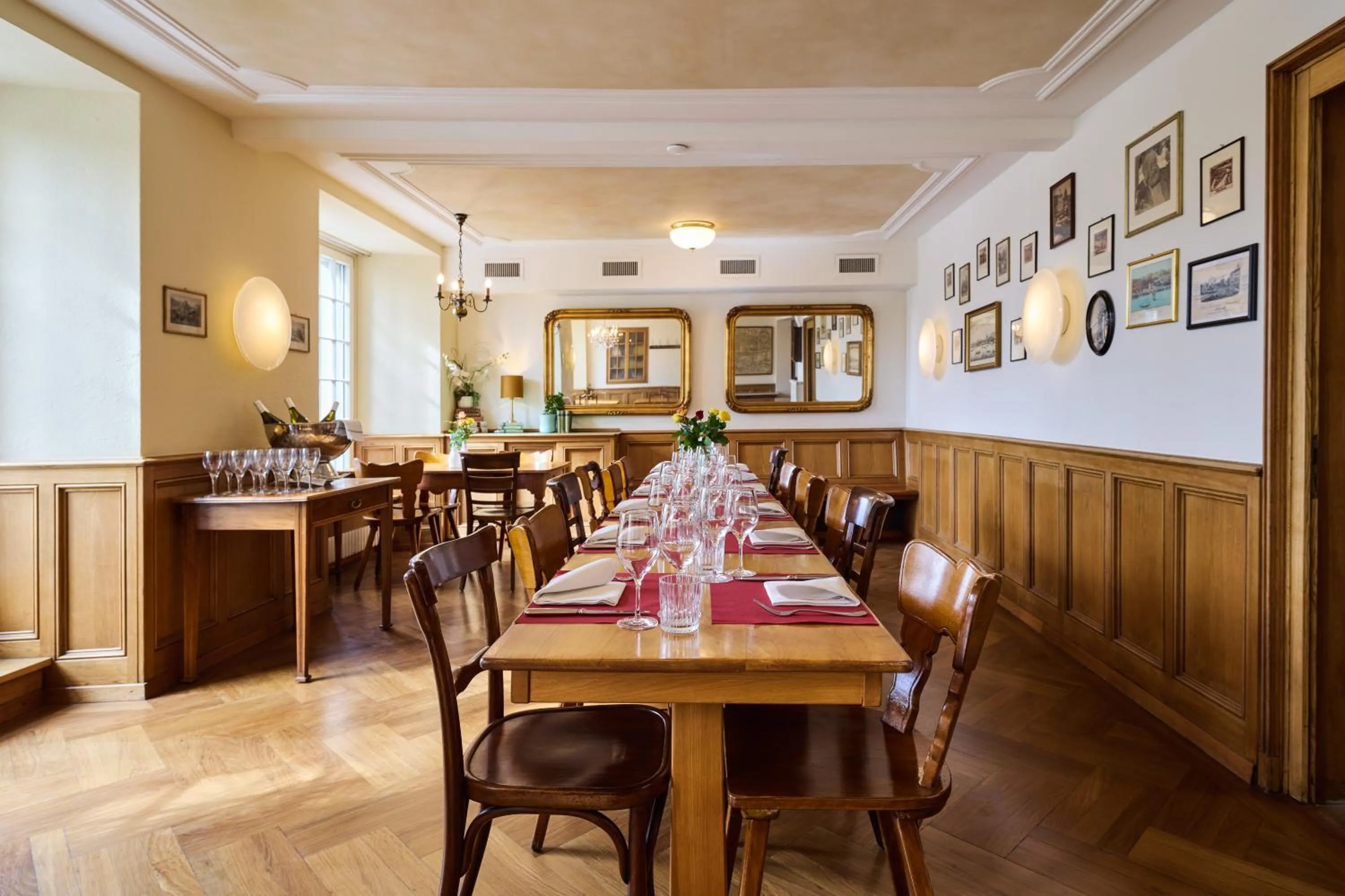 Restaurant/places to eat in Hotel Limmathof