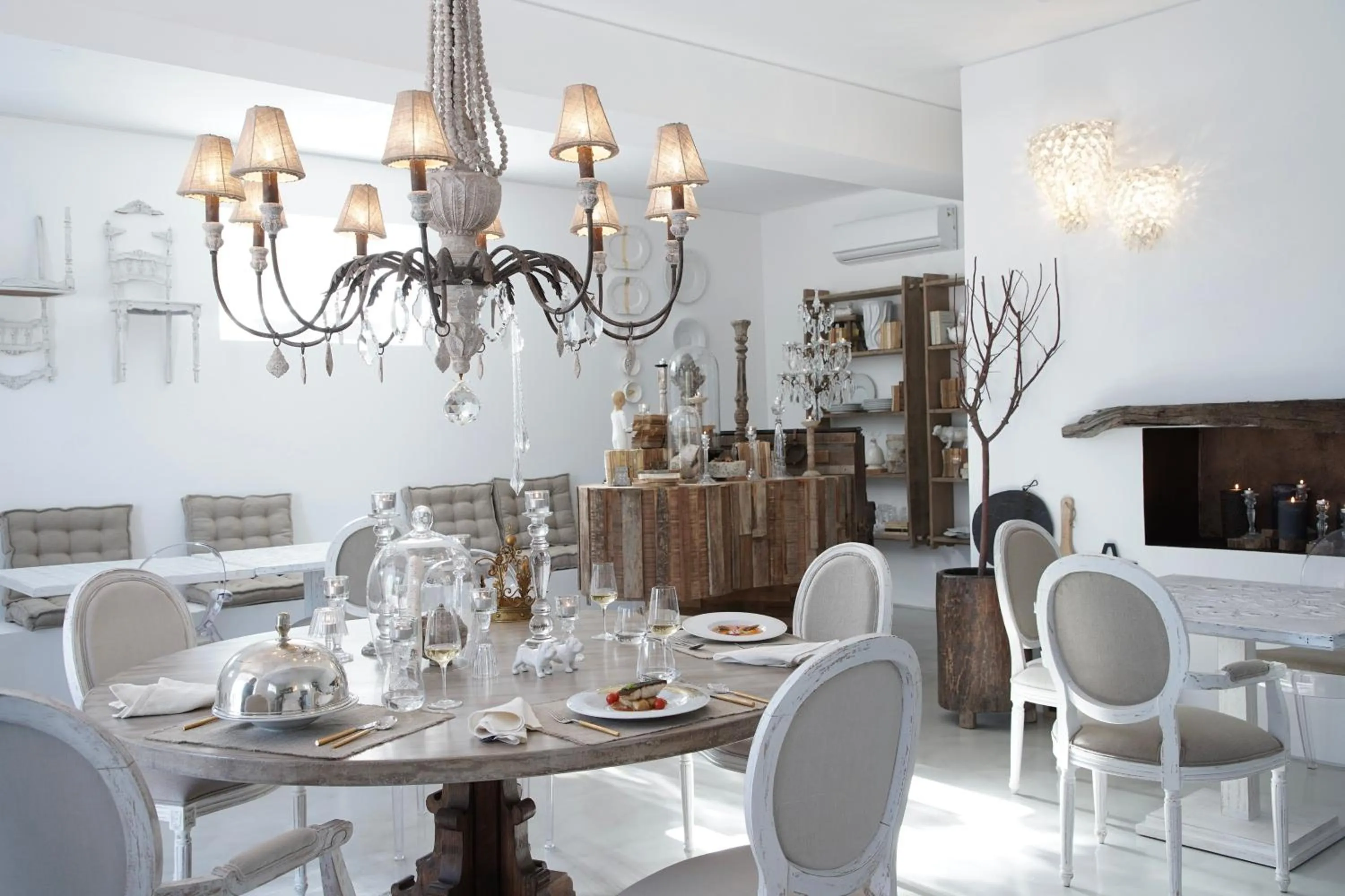 Restaurant/places to eat in Colégio Charm House