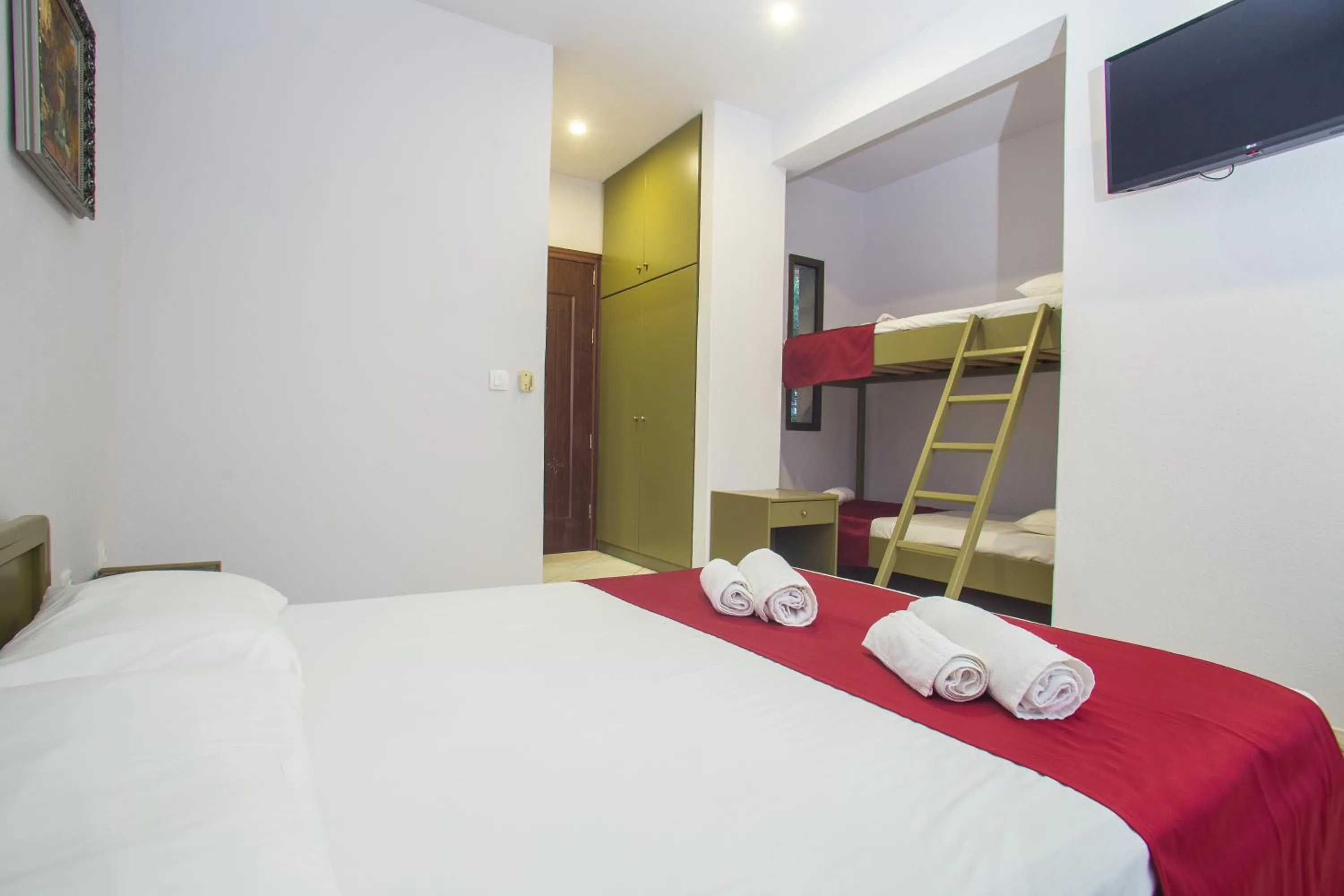 Photo of the whole room in Litus Oliva