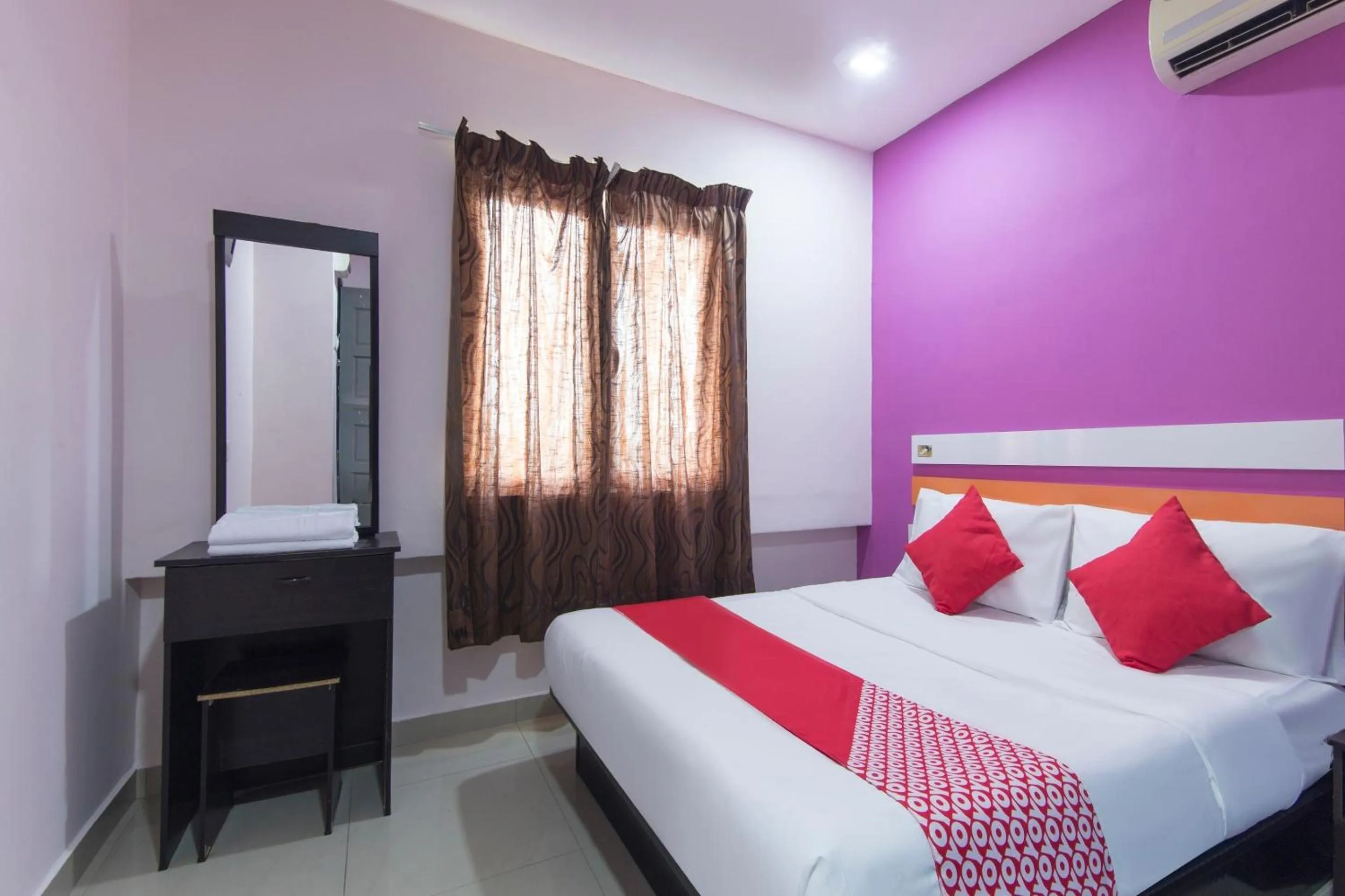 Bedroom in Super OYO 90296 Red Orange Hotel Port Klang