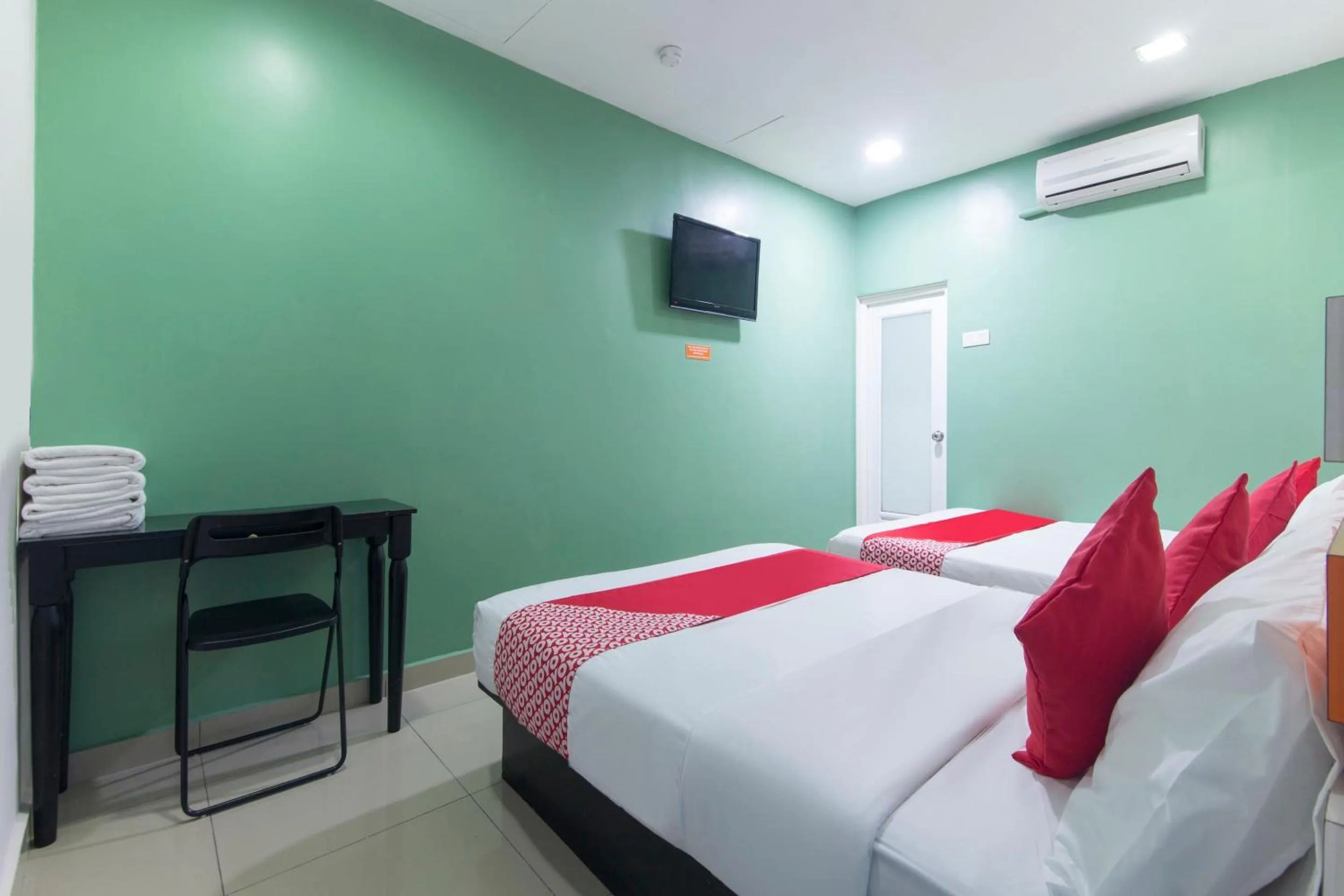 Bedroom in Super OYO 90296 Red Orange Hotel Port Klang
