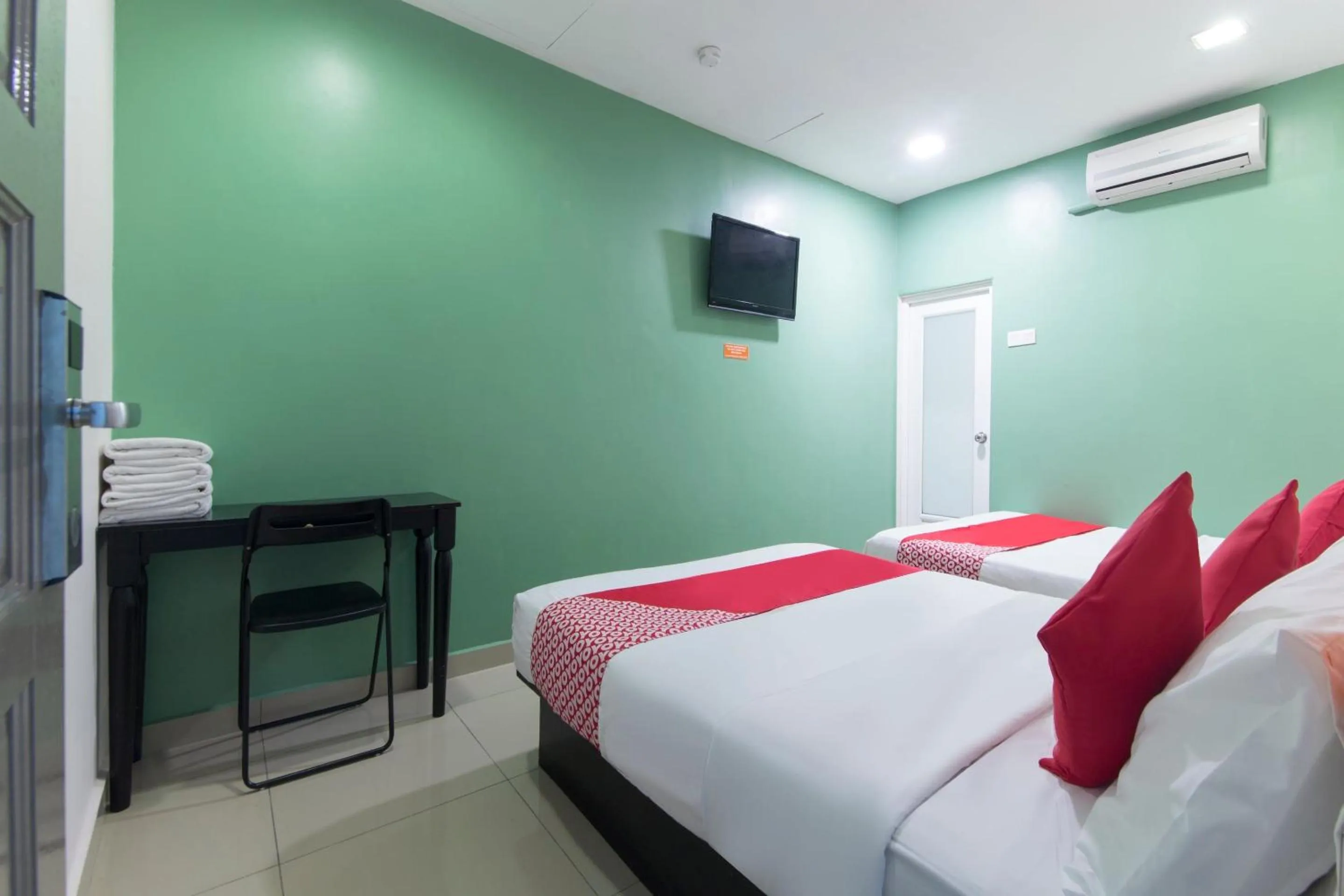 Bedroom in Super OYO 90296 Red Orange Hotel Port Klang
