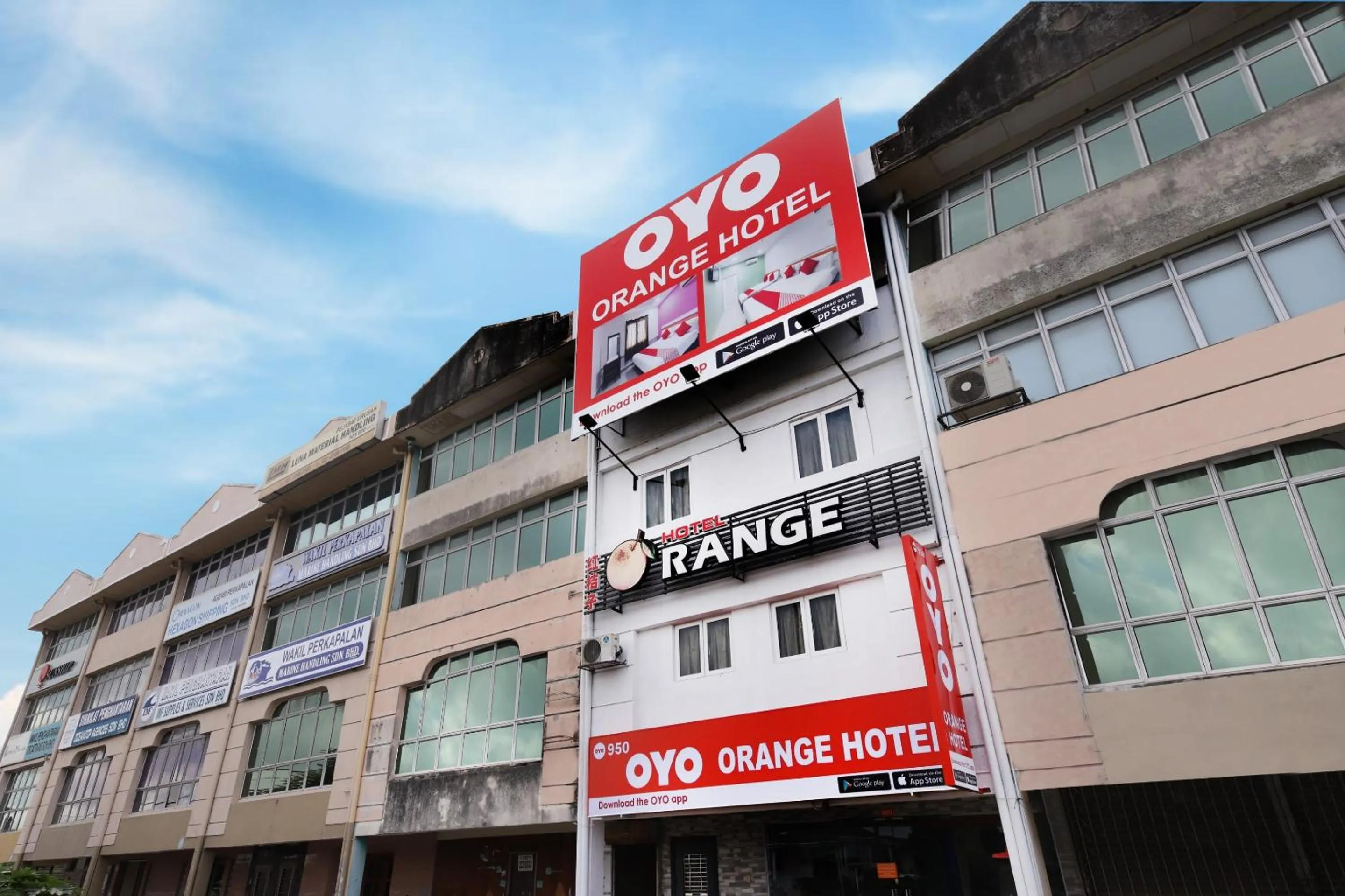 Facade/entrance in Super OYO 90296 Red Orange Hotel Port Klang