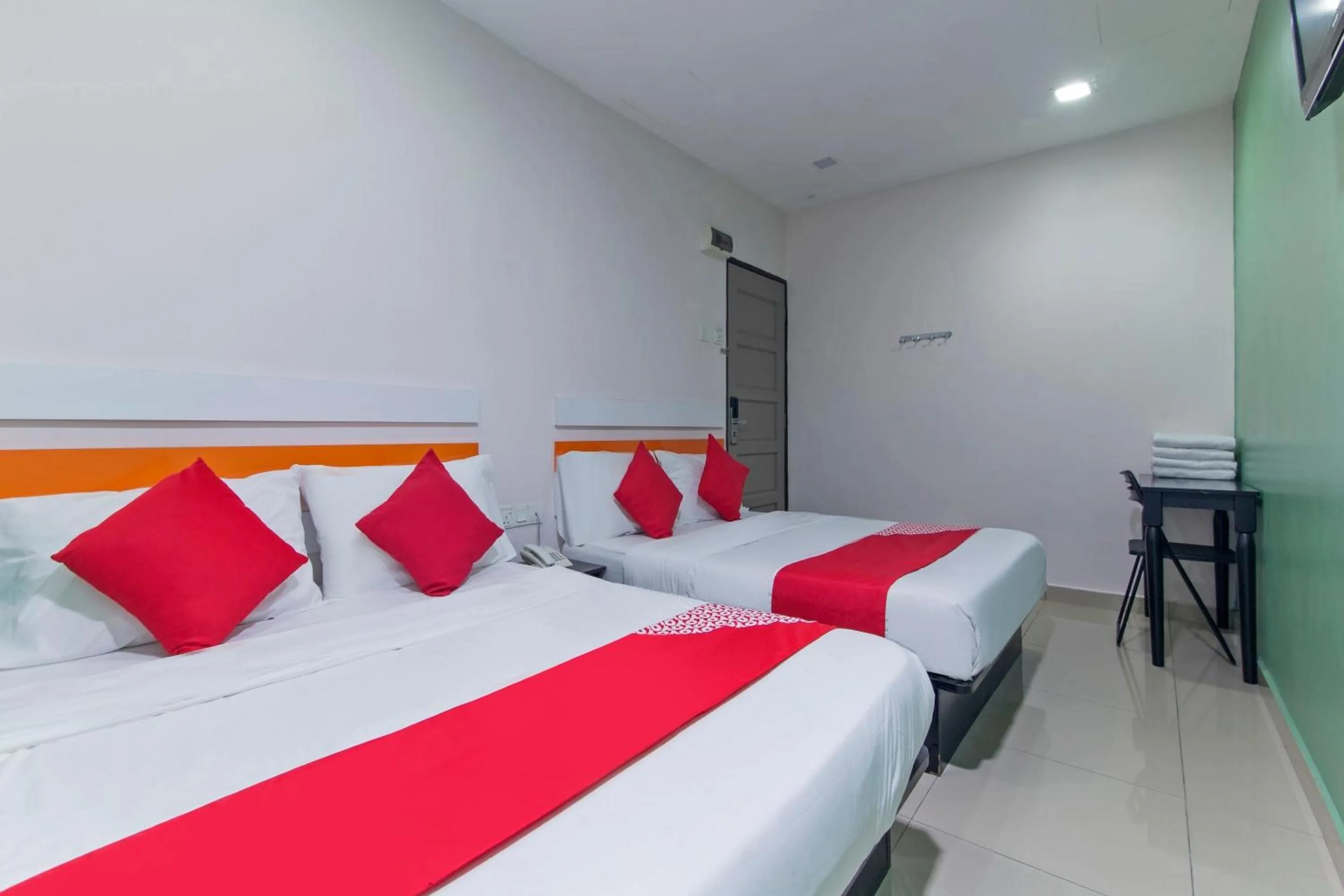 Bedroom in Super OYO 90296 Red Orange Hotel Port Klang
