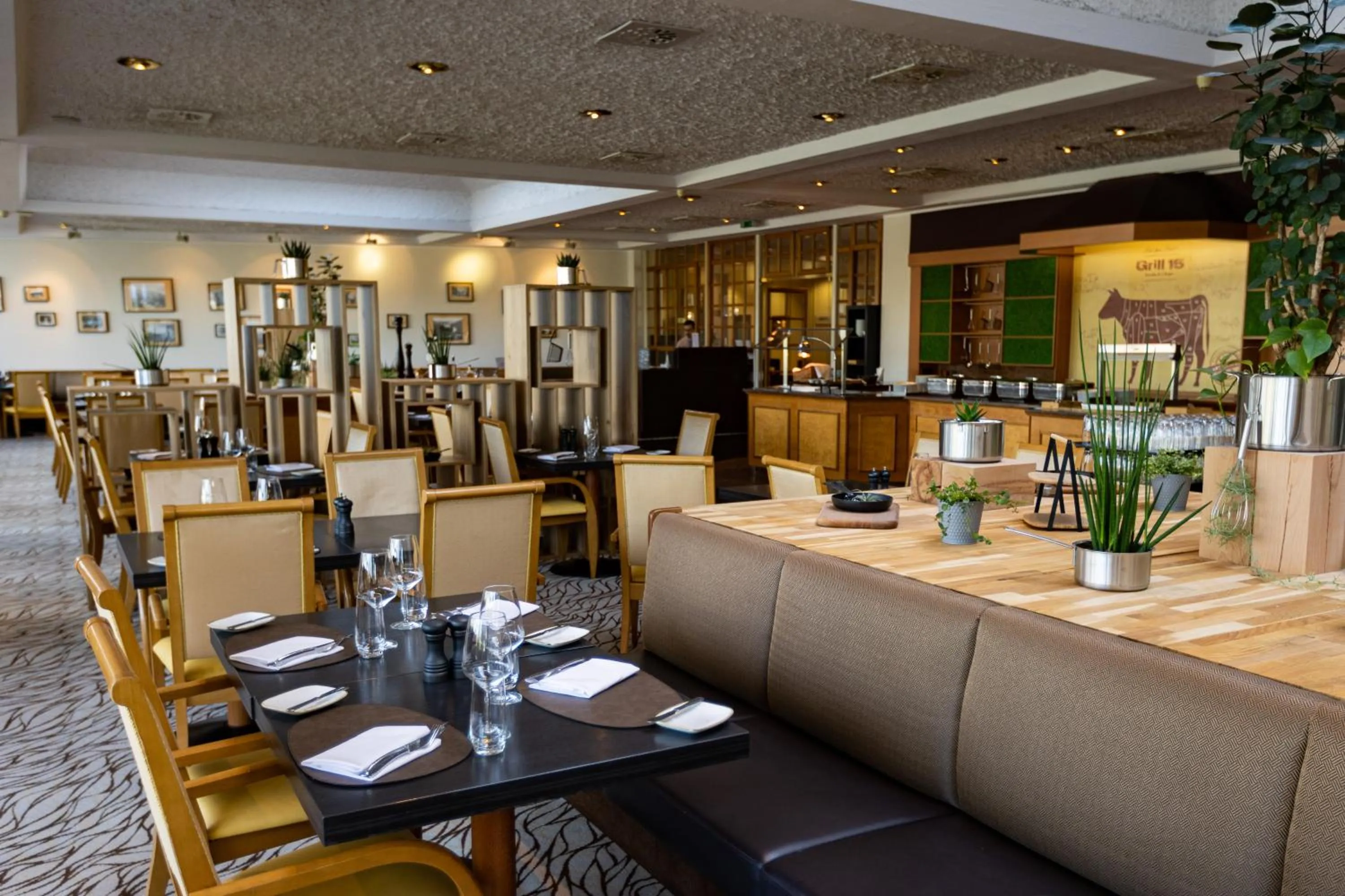 Restaurant/places to eat in Heidelberg Marriott Hotel