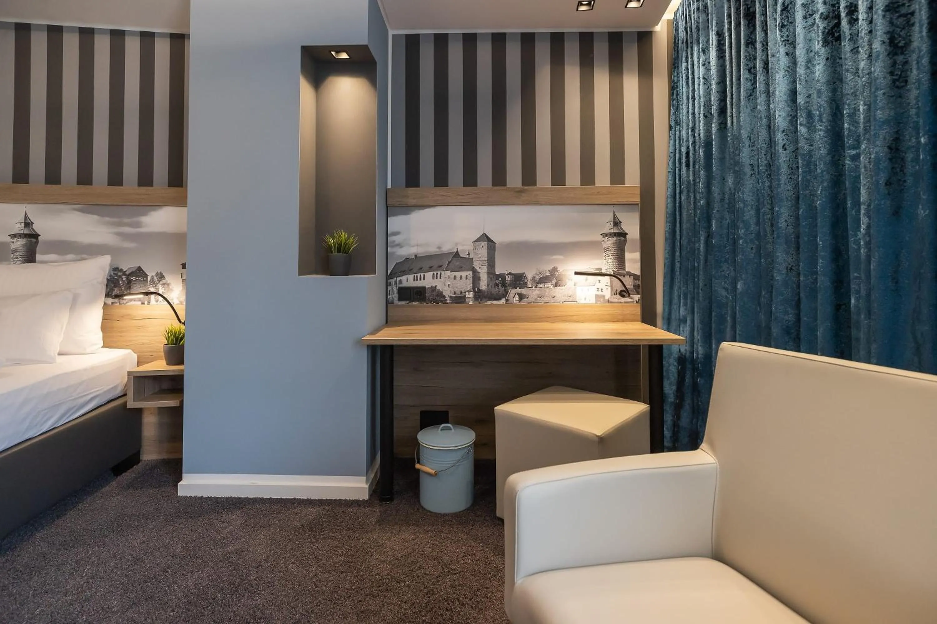 Photo of the whole room, Bed in Oldtown Studios by dasPaul