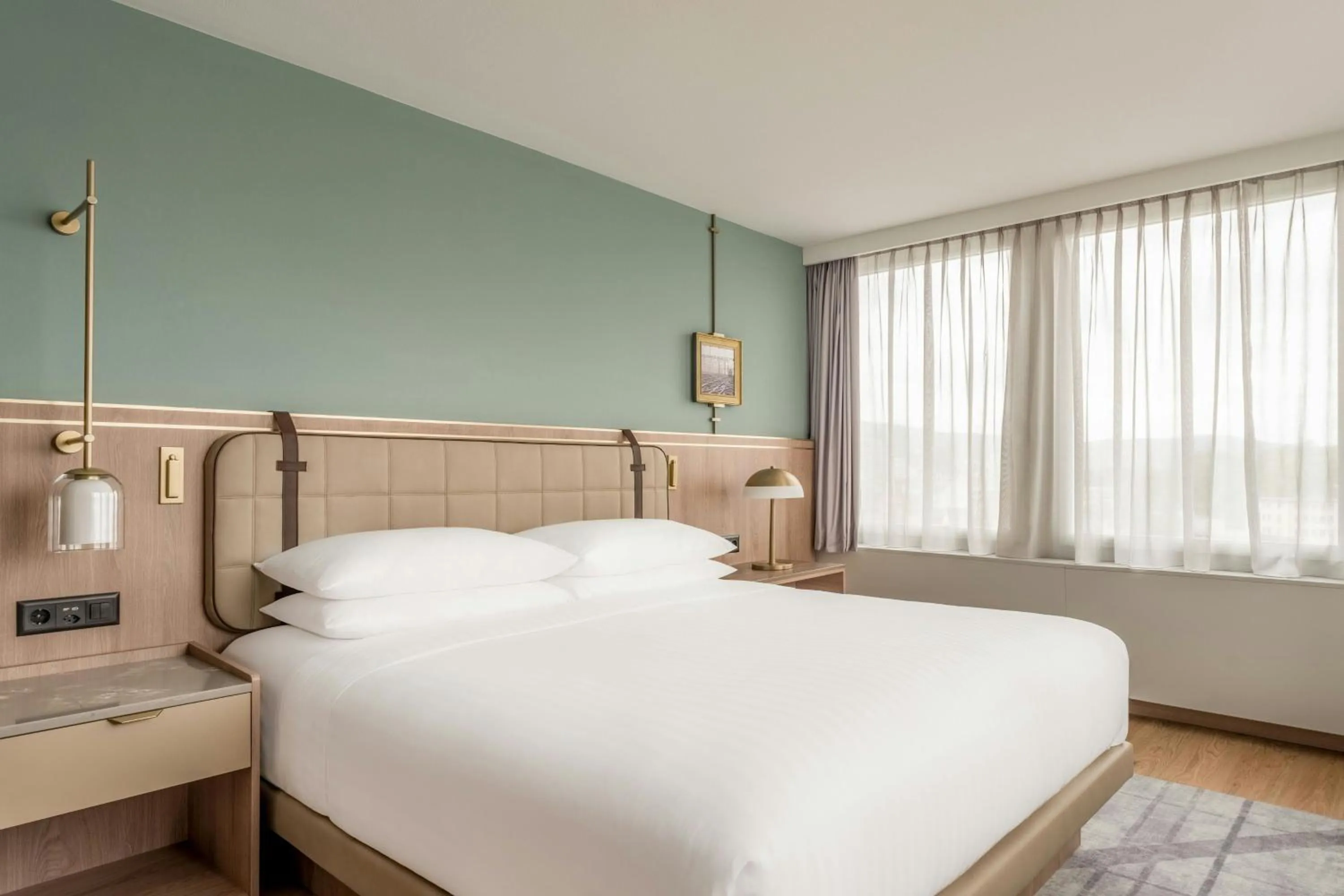 Bedroom, Bed in Zurich Marriott Hotel