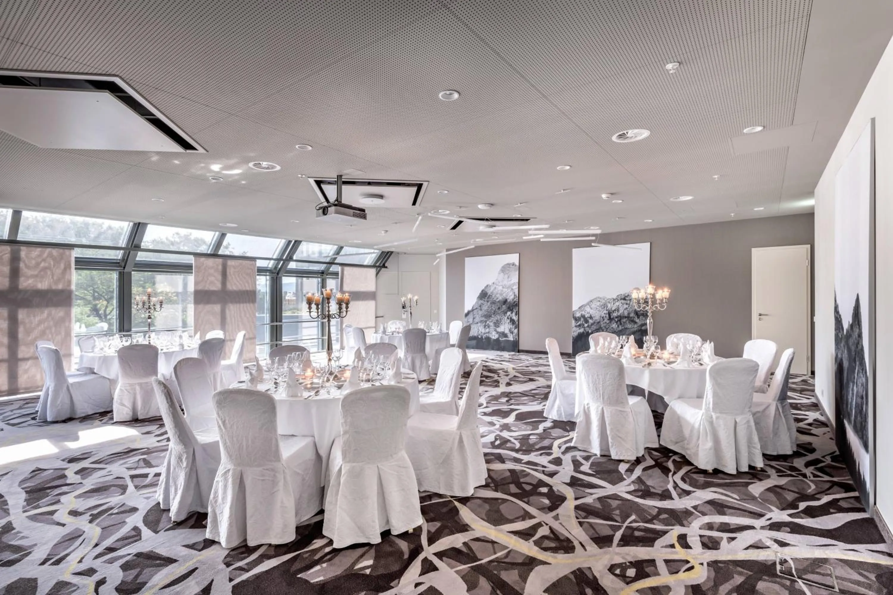 Meeting/conference room in Zurich Marriott Hotel