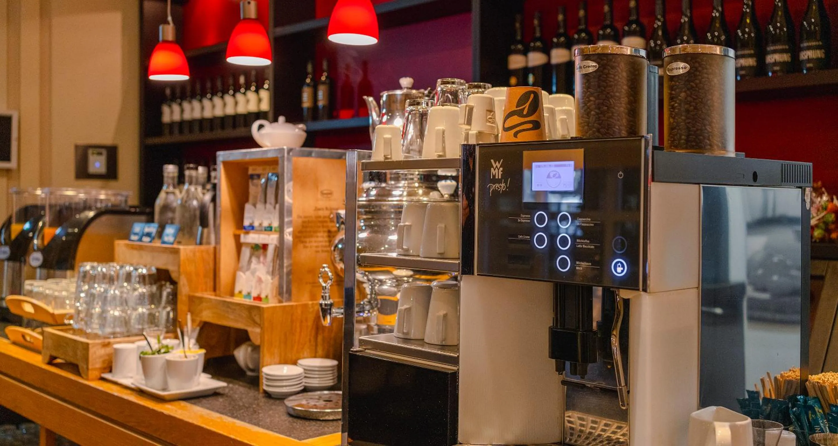 Buffet breakfast in The Q - Quadro City Hotel